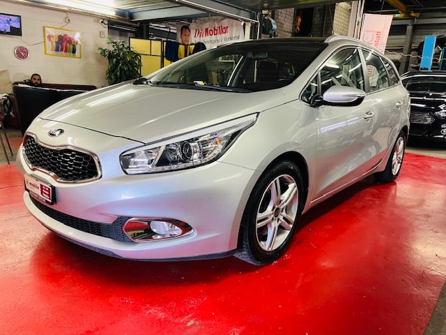 KIA Cee'd Sportswagon 1.6 GDi Style-image-6