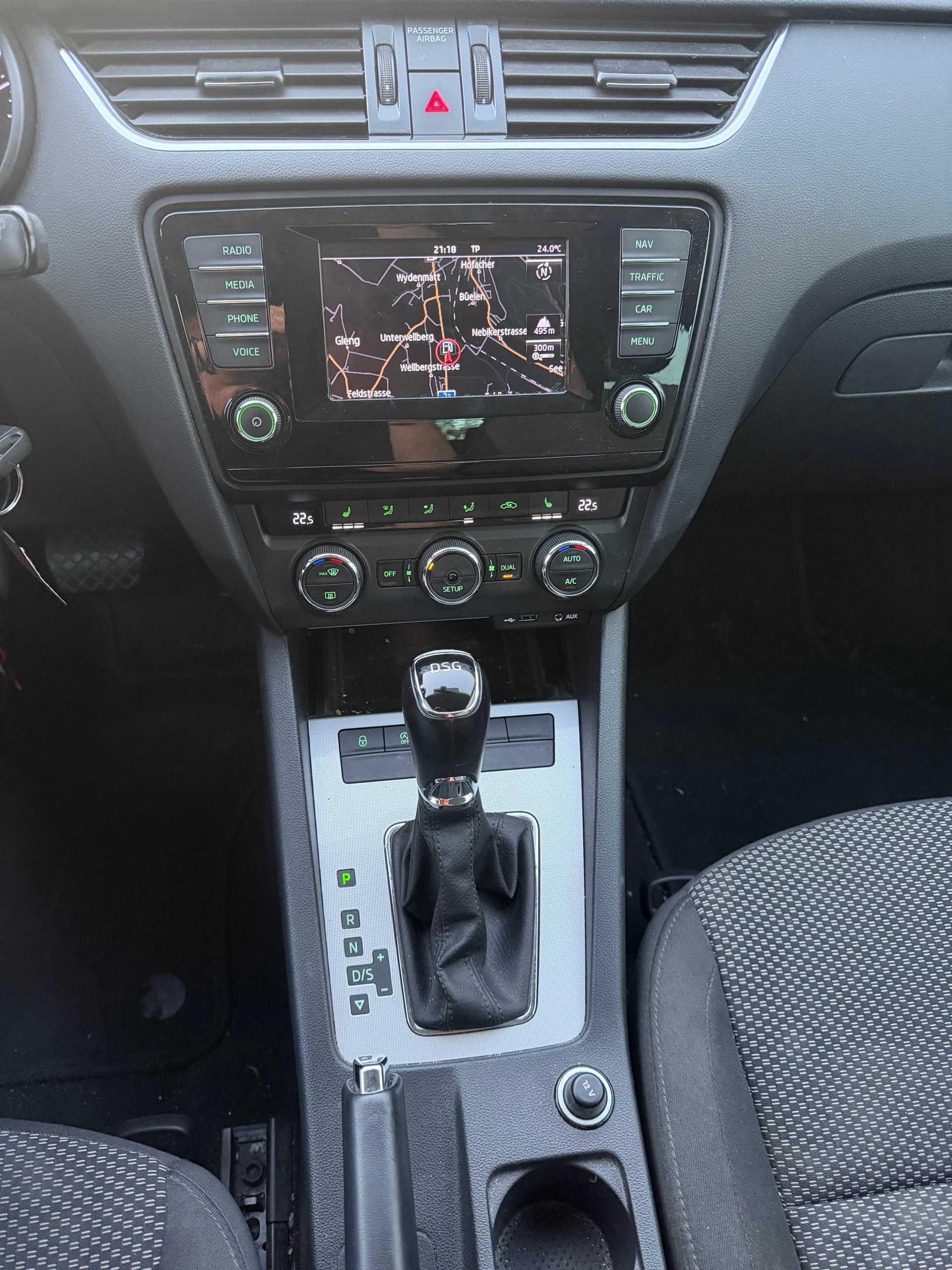 SKODA Octavia Combi 1.6 TDI Ambition DSG-image-10