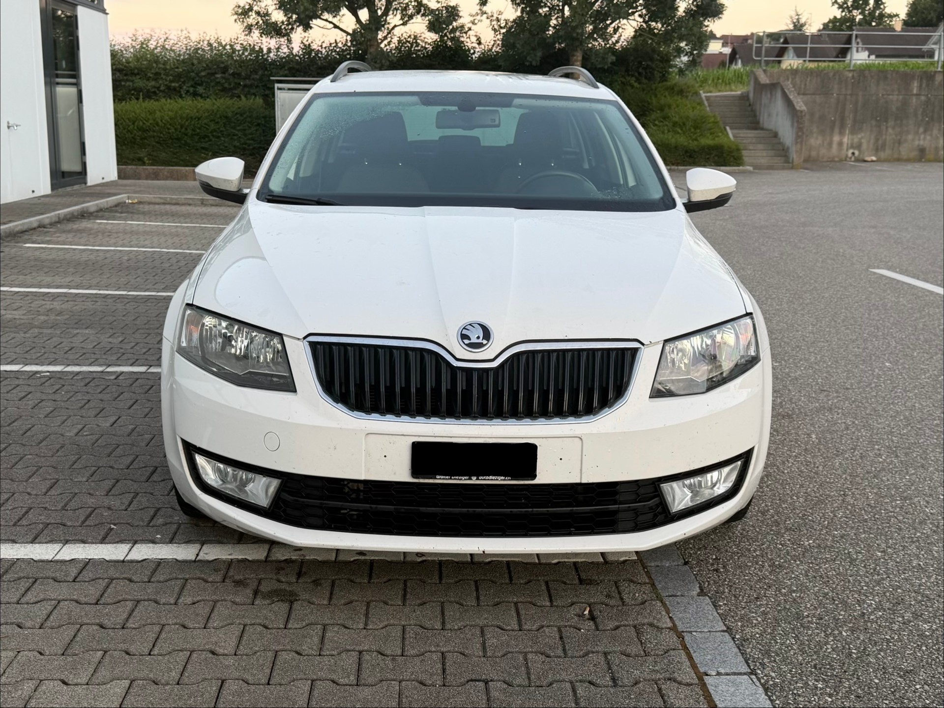 SKODA Octavia Combi 1.6 TDI Ambition DSG-image-4
