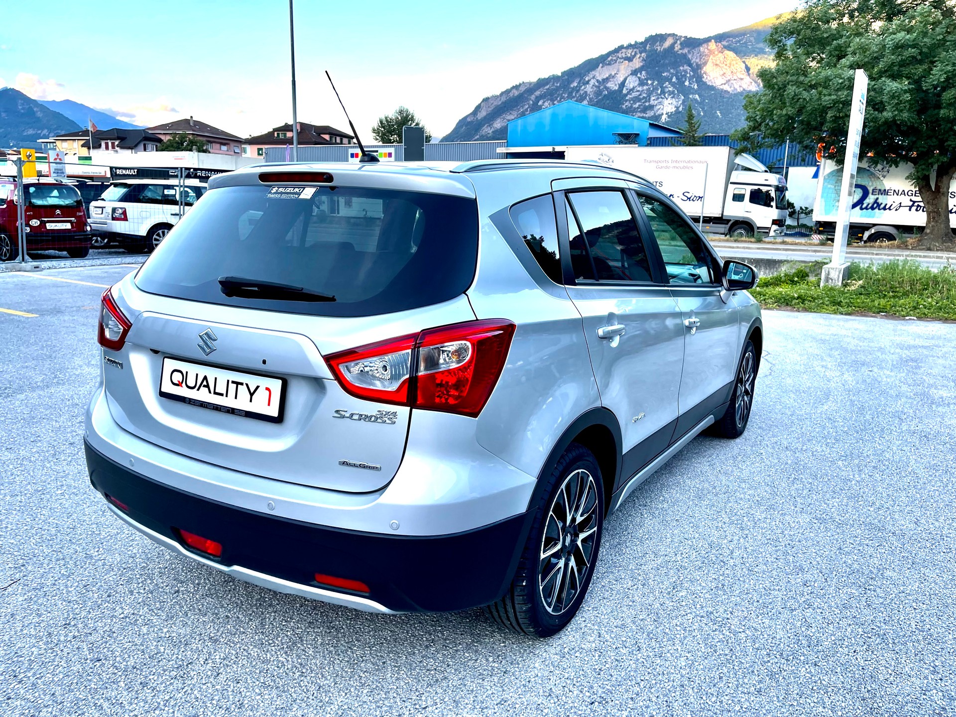 SUZUKI SX4 S-Cross 1.6 TD PizSulai Top 4WD TCSS-image-27