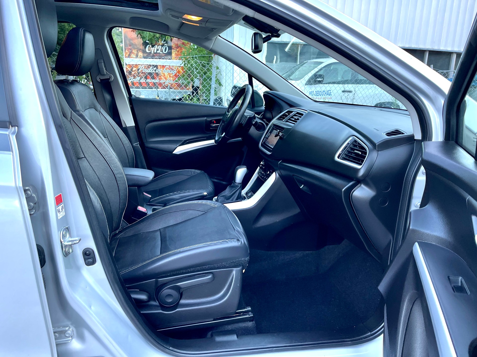 SUZUKI SX4 S-Cross 1.6 TD PizSulai Top 4WD TCSS-image-12