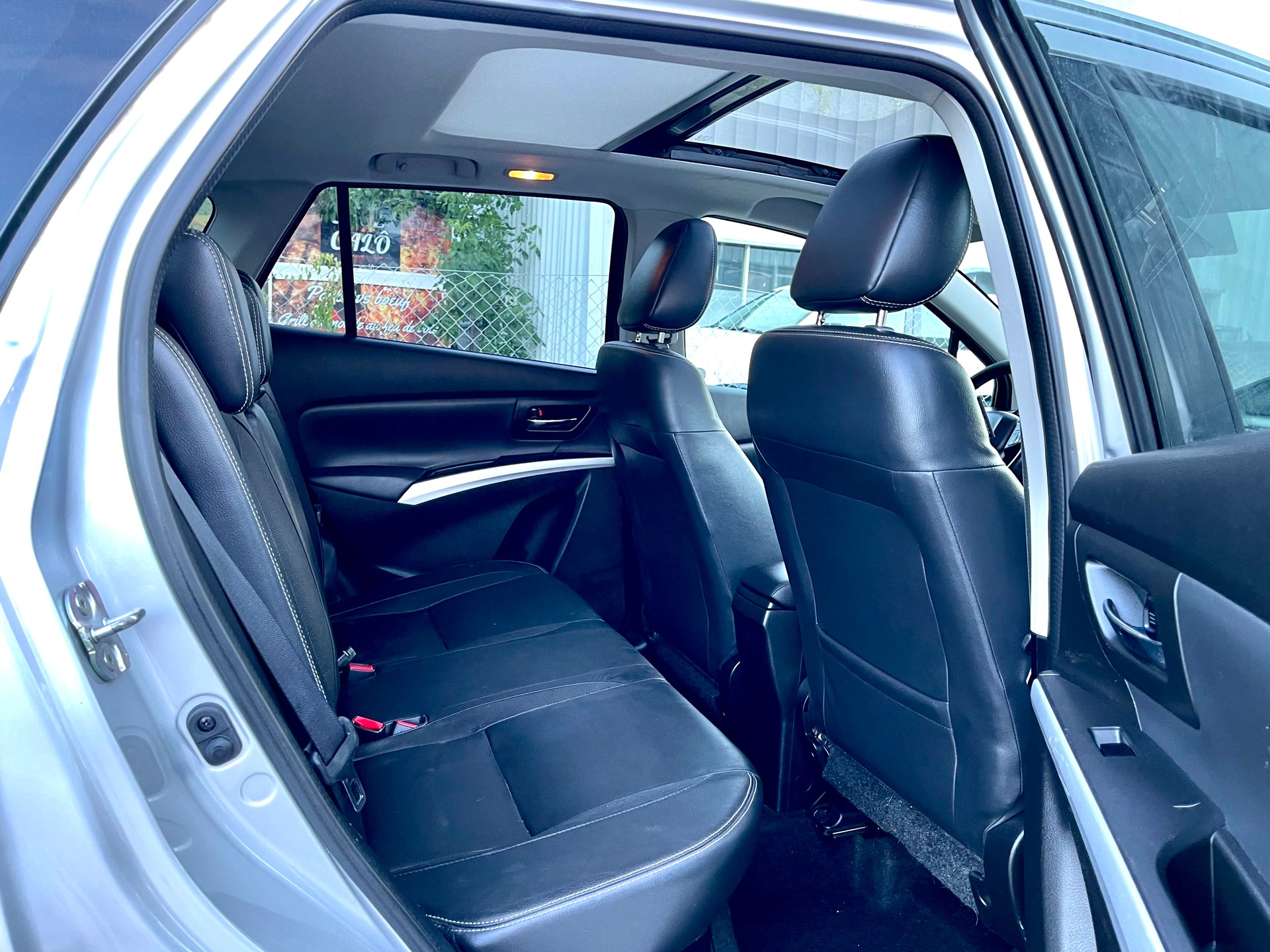 SUZUKI SX4 S-Cross 1.6 TD PizSulai Top 4WD TCSS-image-18