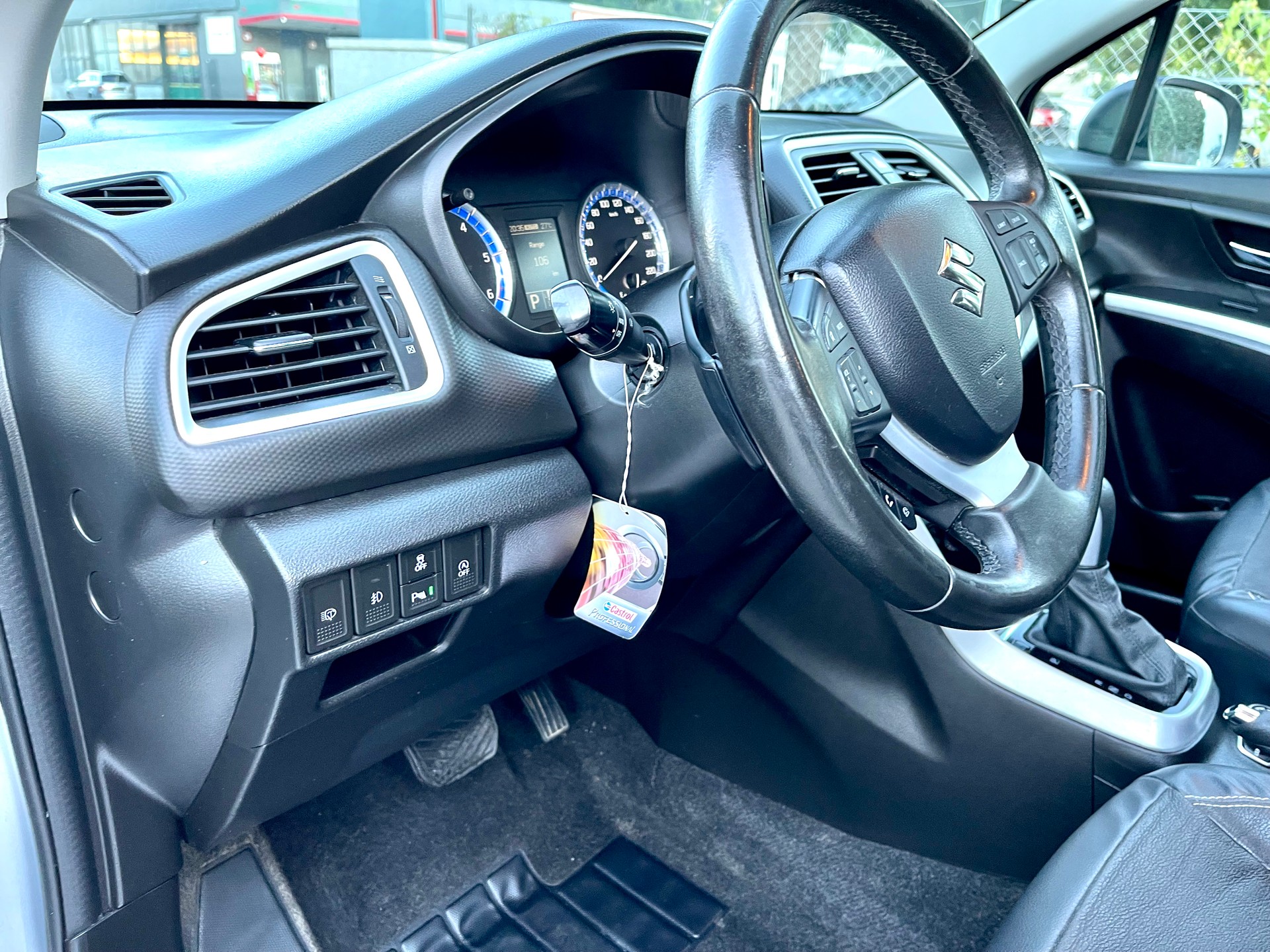 SUZUKI SX4 S-Cross 1.6 TD PizSulai Top 4WD TCSS-image-22