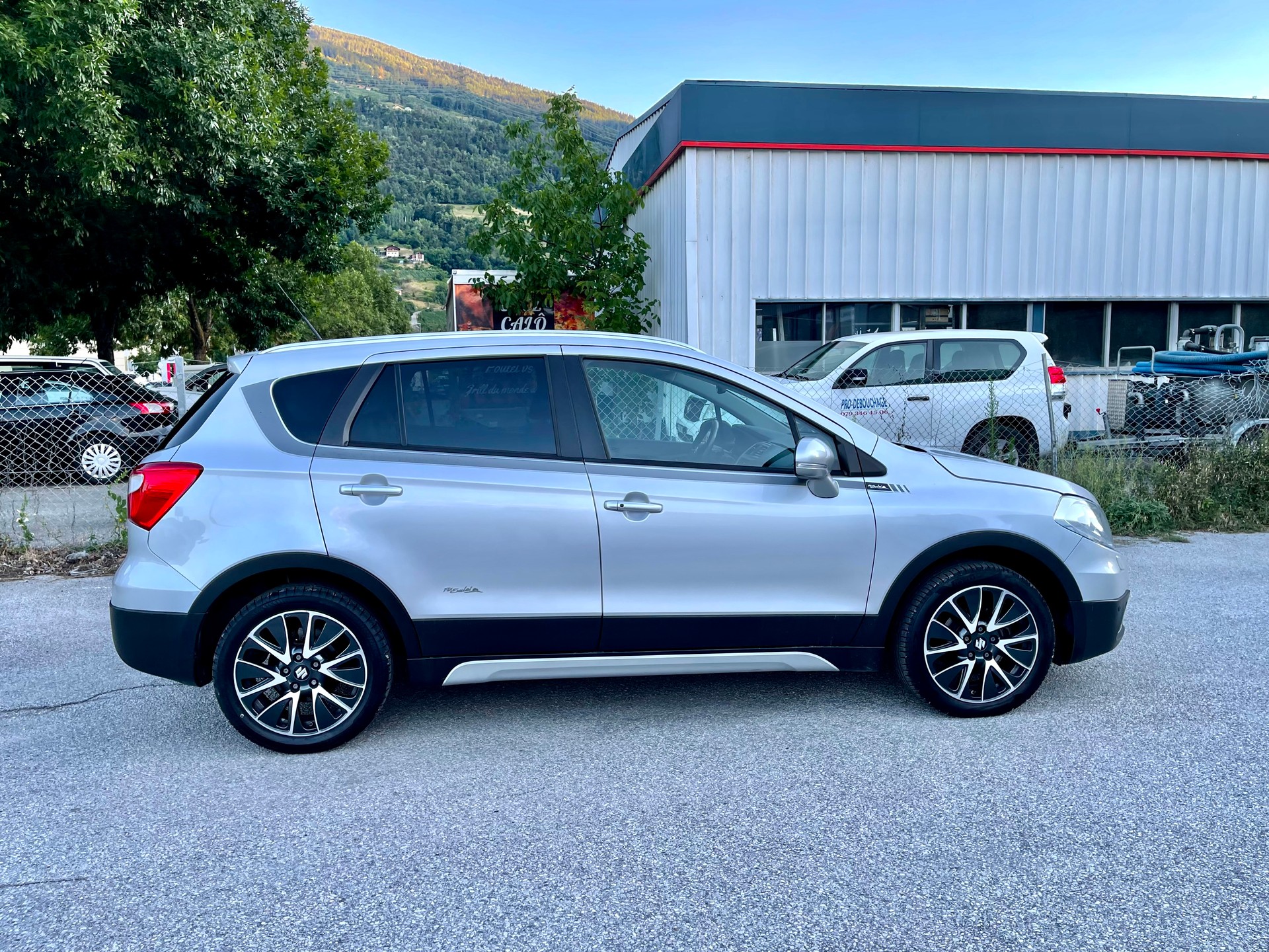 SUZUKI SX4 S-Cross 1.6 TD PizSulai Top 4WD TCSS-image-14