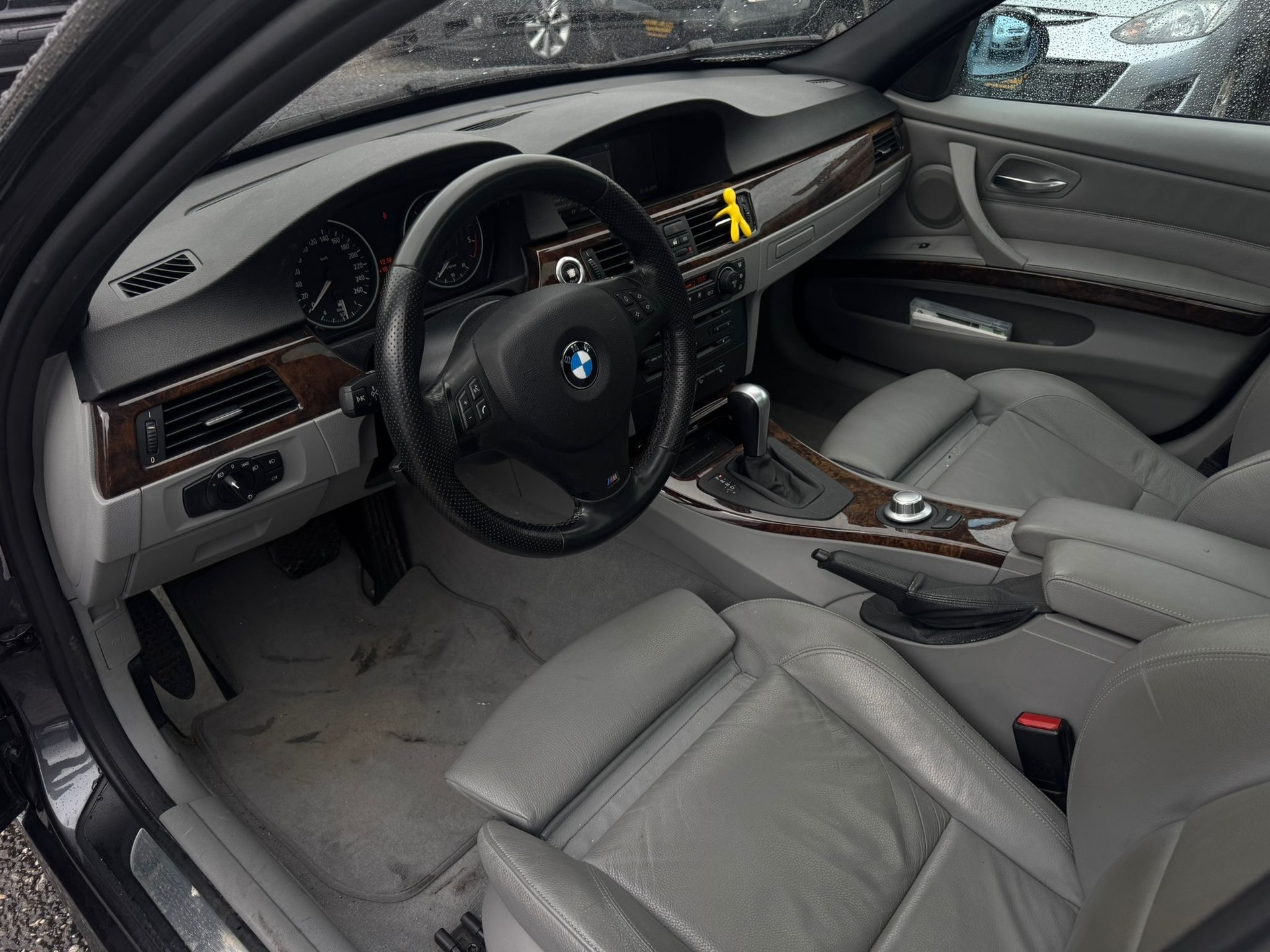 BMW 330xd Touring-image-8