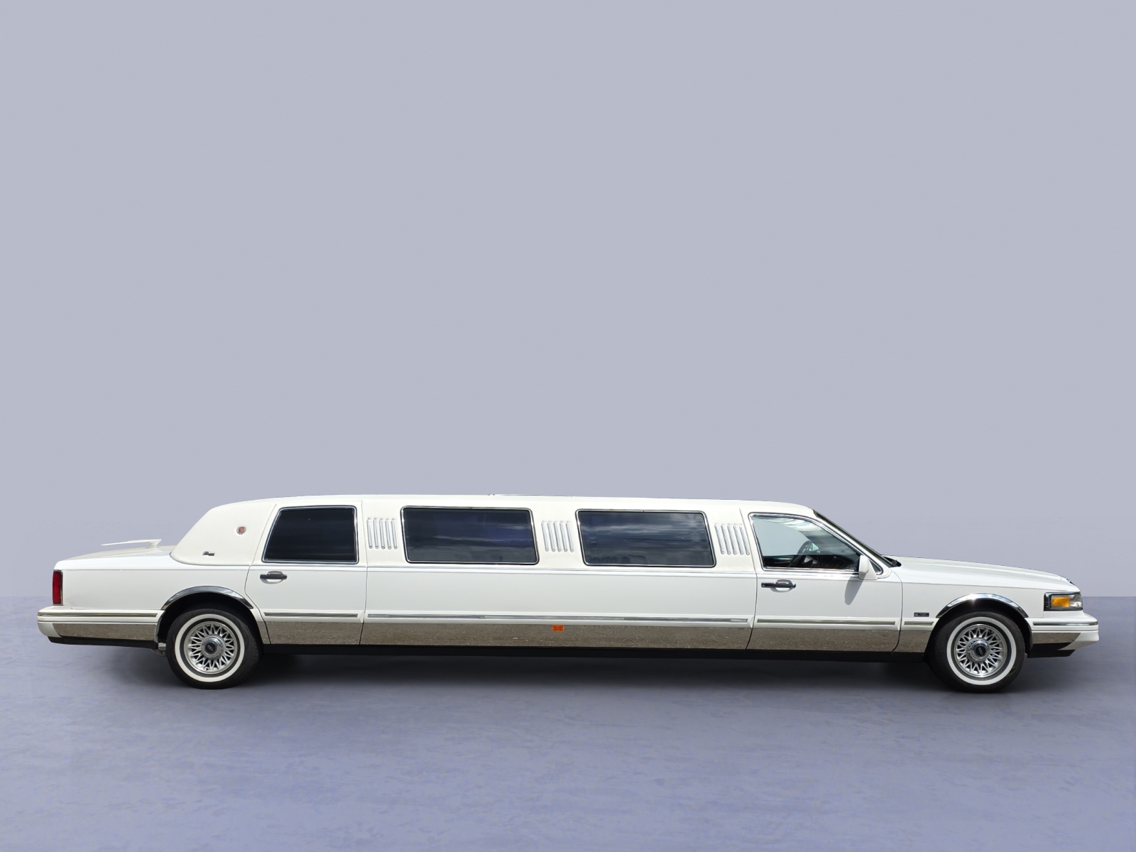 LINCOLN Town Car-image-4