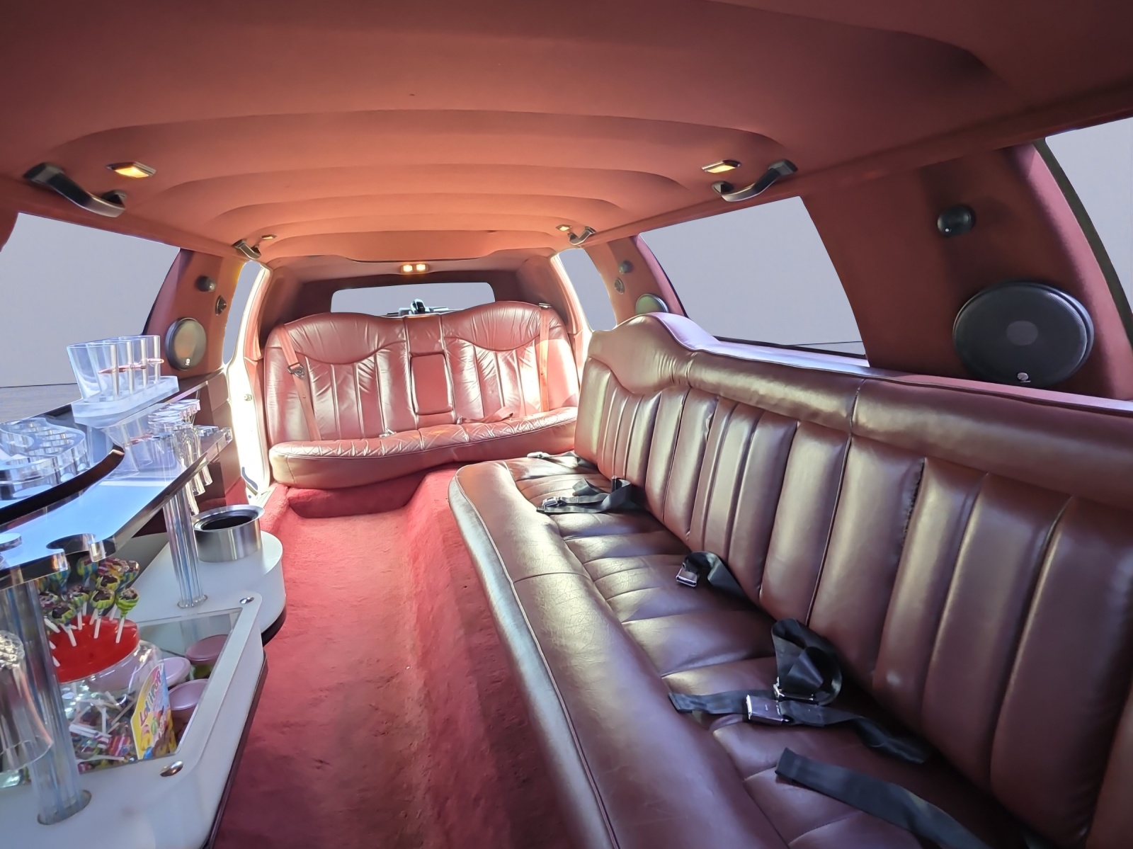 LINCOLN Town Car-image-14