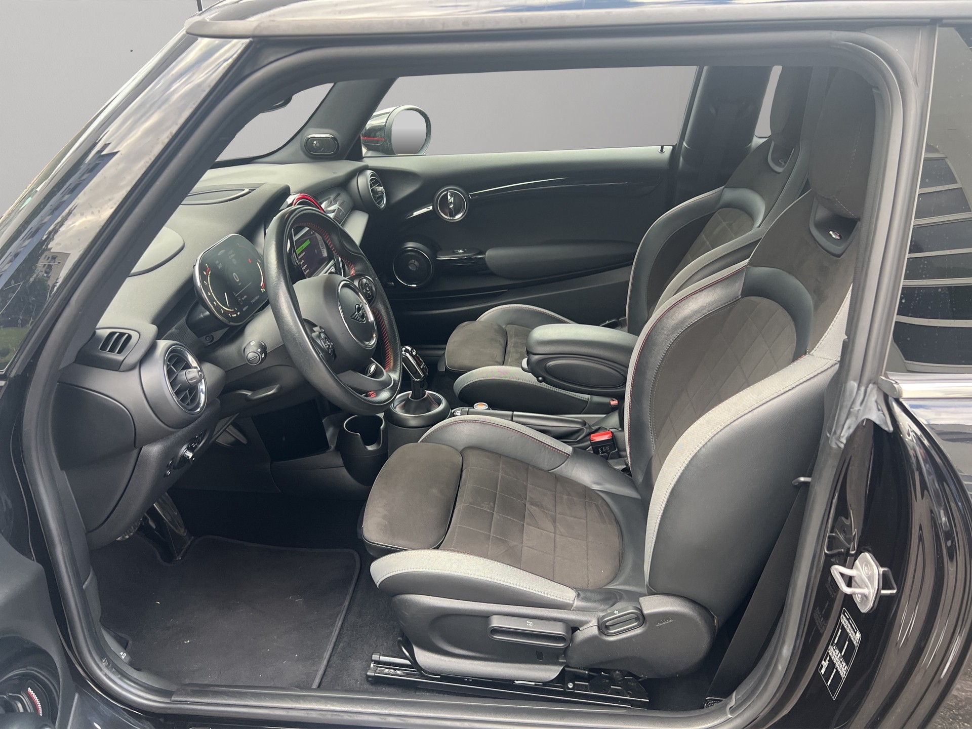 MINI Cooper John Cooper Works Steptronic-image-10
