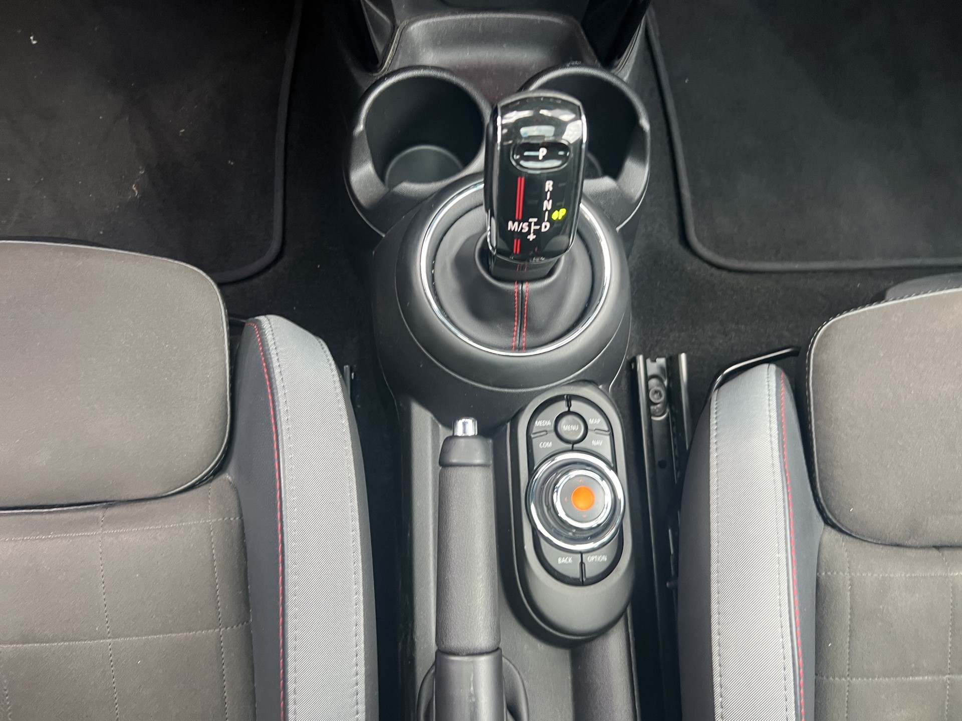 MINI Cooper John Cooper Works Steptronic-image-16