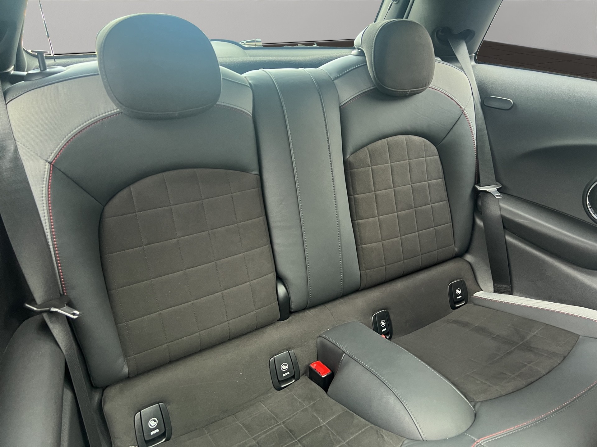 MINI Cooper John Cooper Works Steptronic-image-21