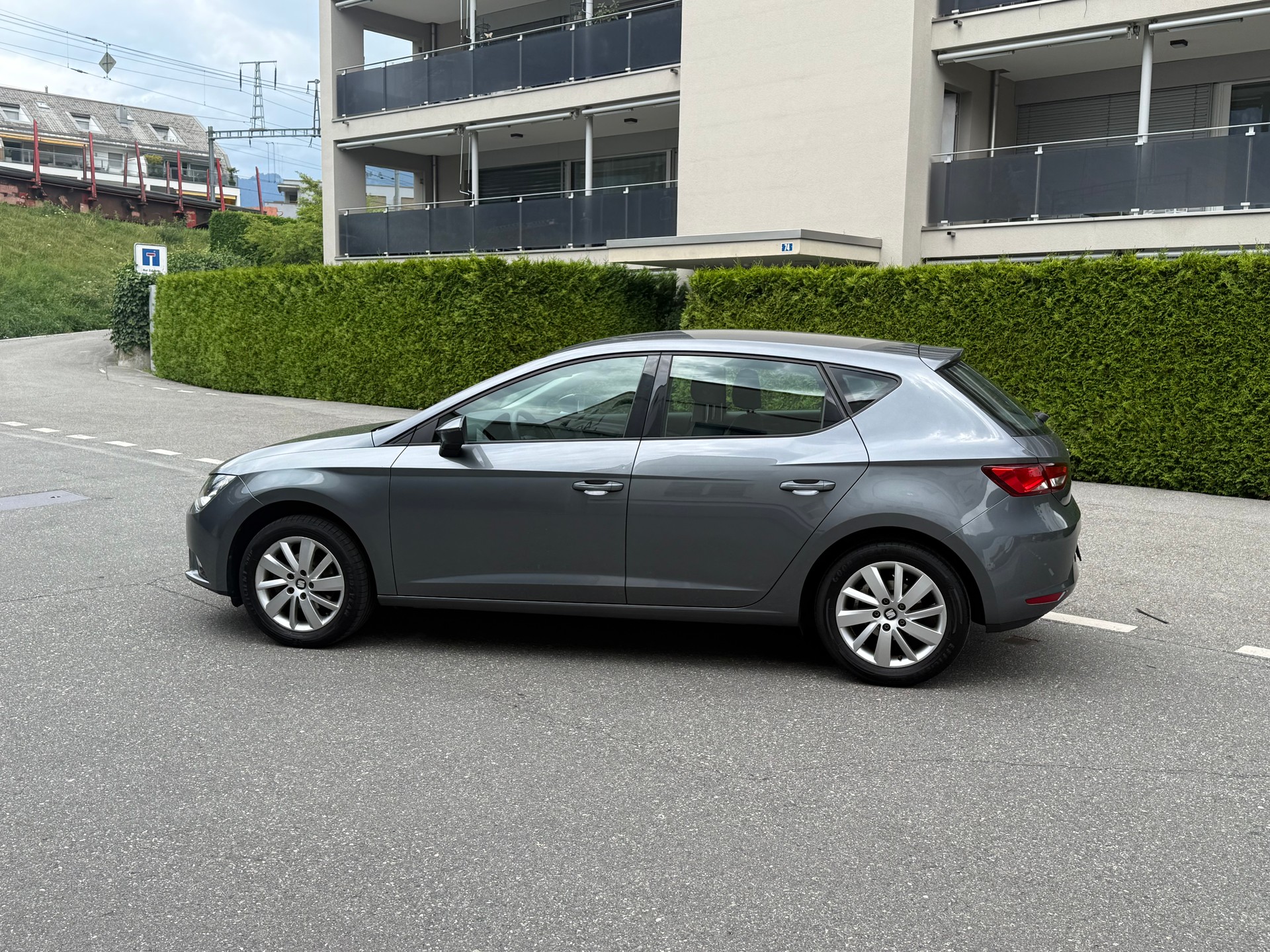 SEAT LEON-image-7