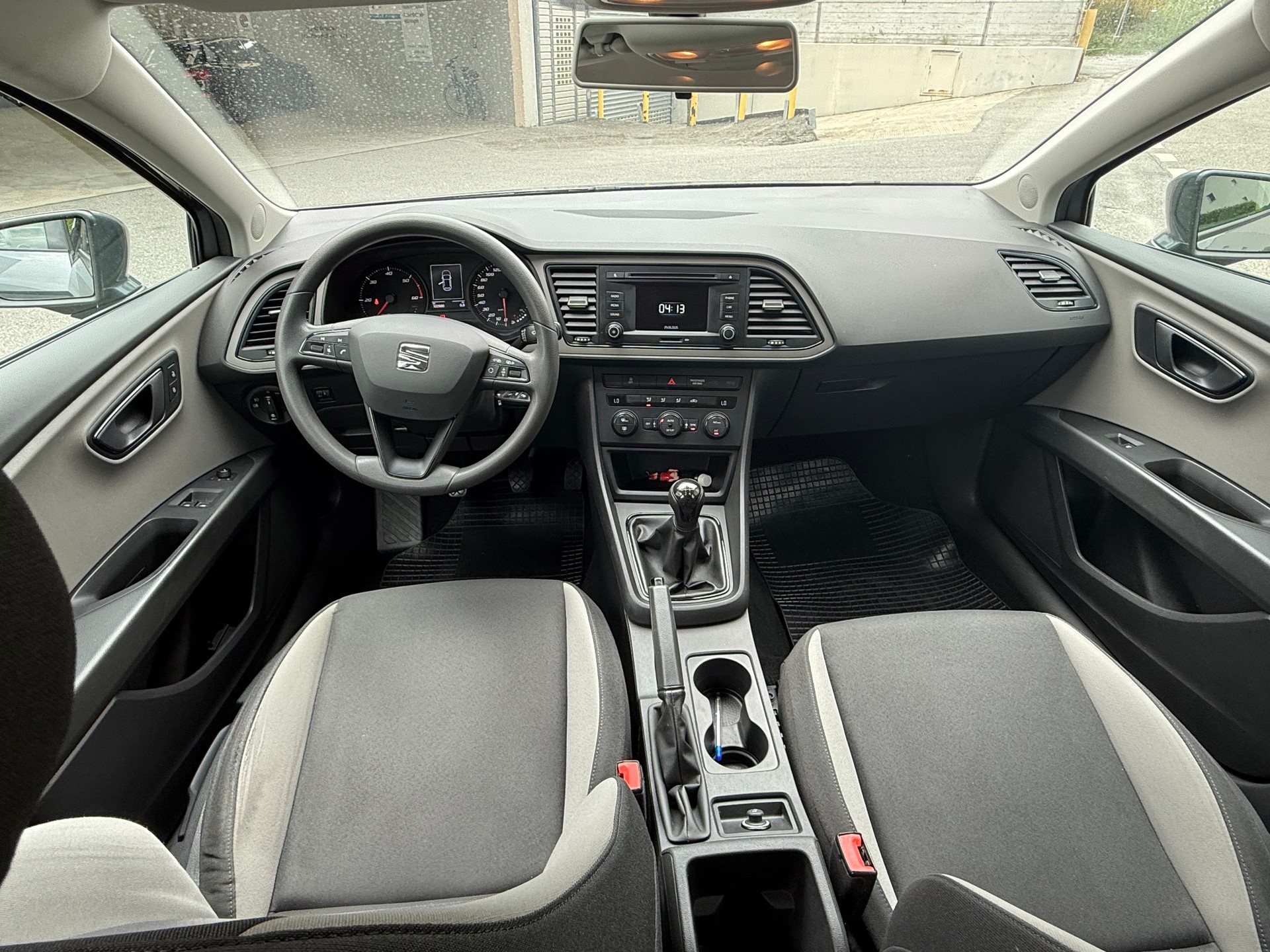 SEAT LEON-image-9