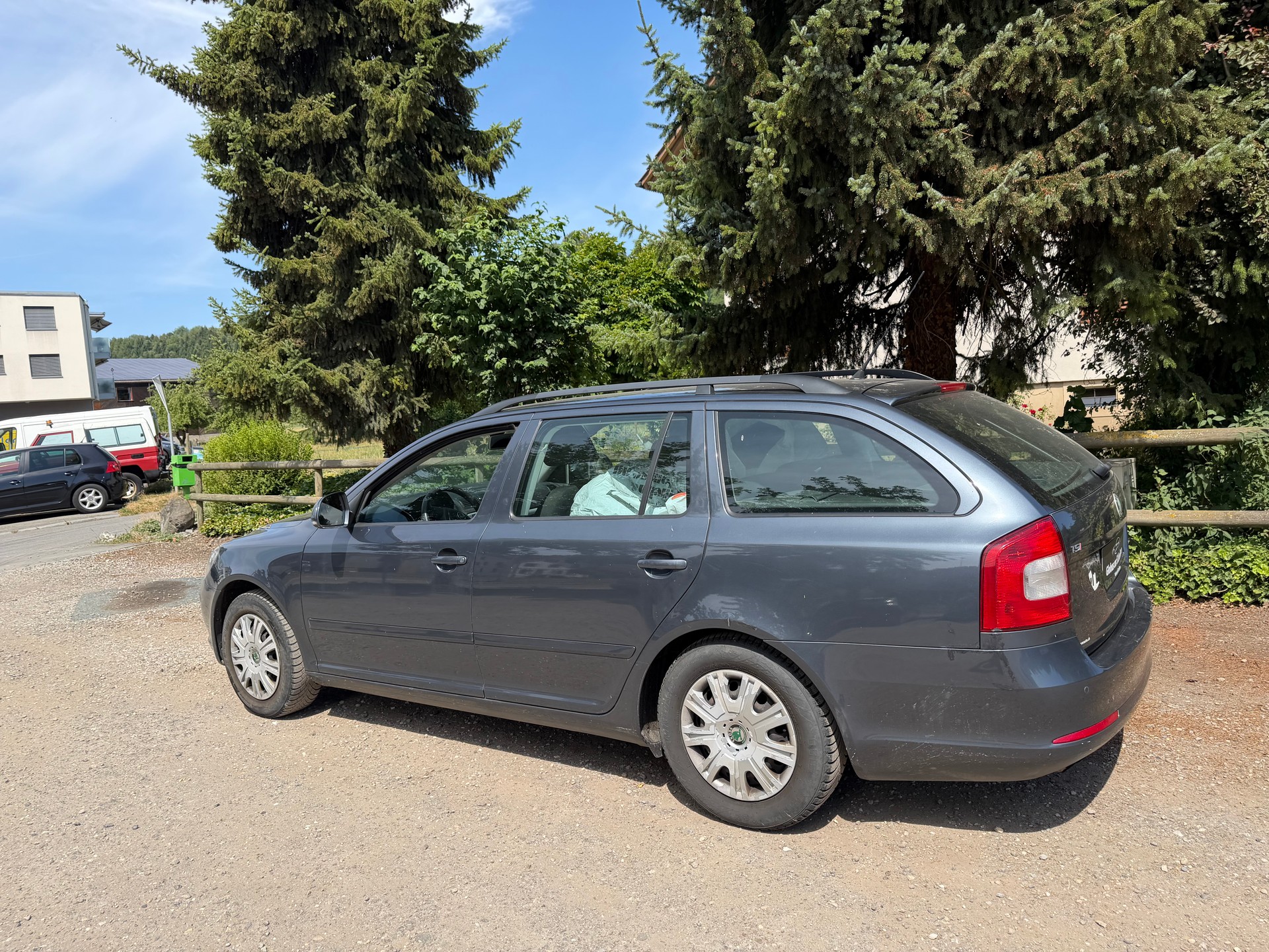 SKODA Octavia Combi 1.8 TSI Laurin & Klement DSG-image-6