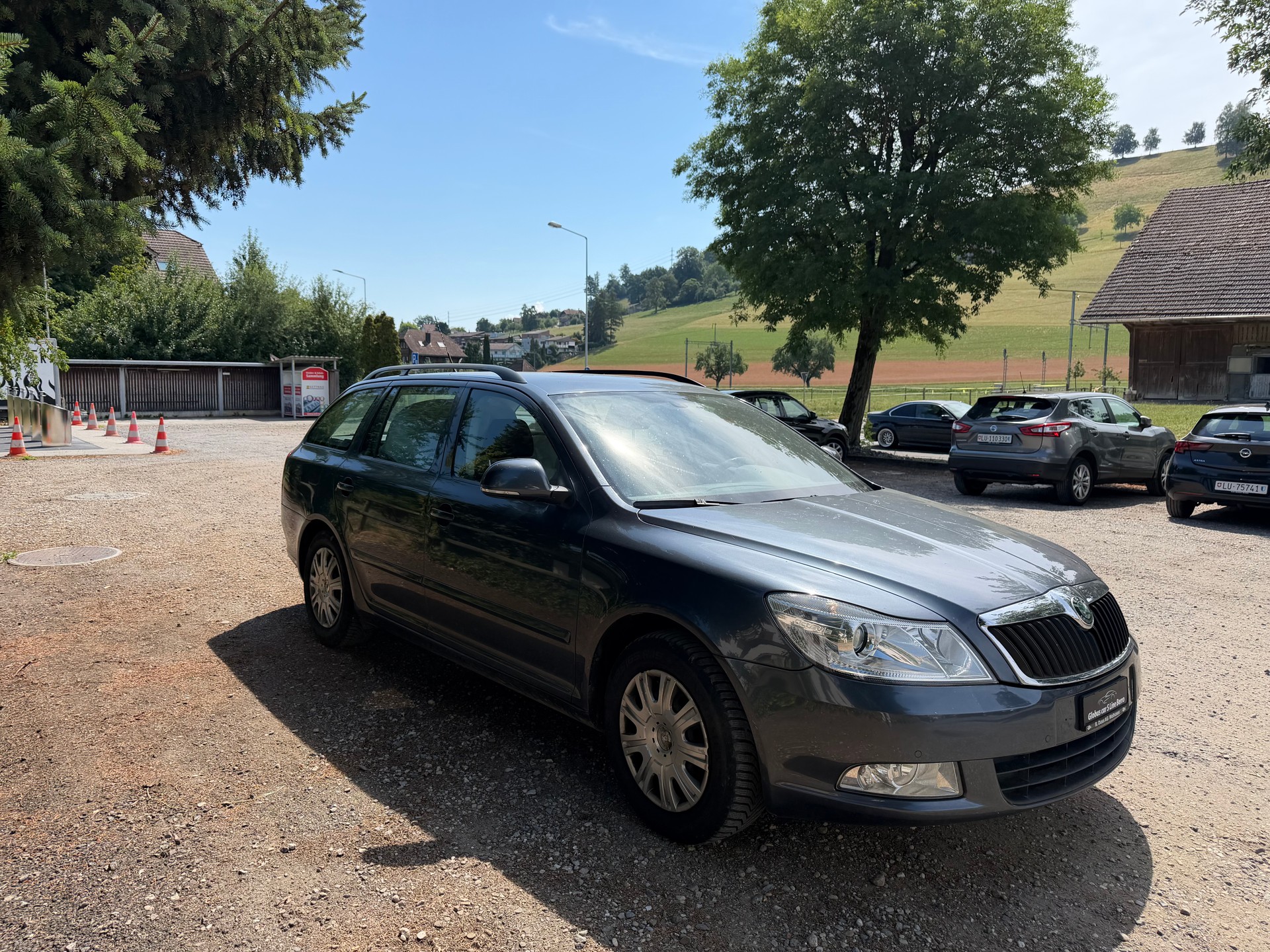 SKODA Octavia Combi 1.8 TSI Laurin & Klement DSG-image-2