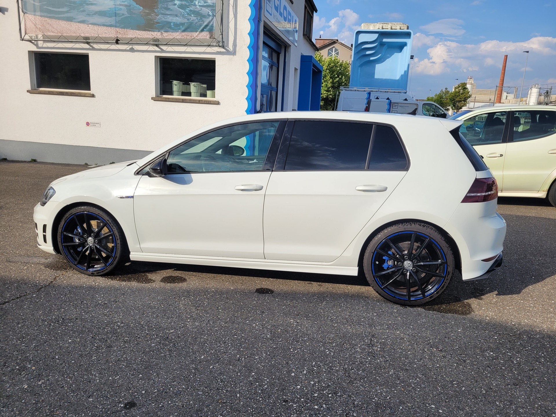 VW Golf 2.0 TSI R 4Motion DSG-image-1