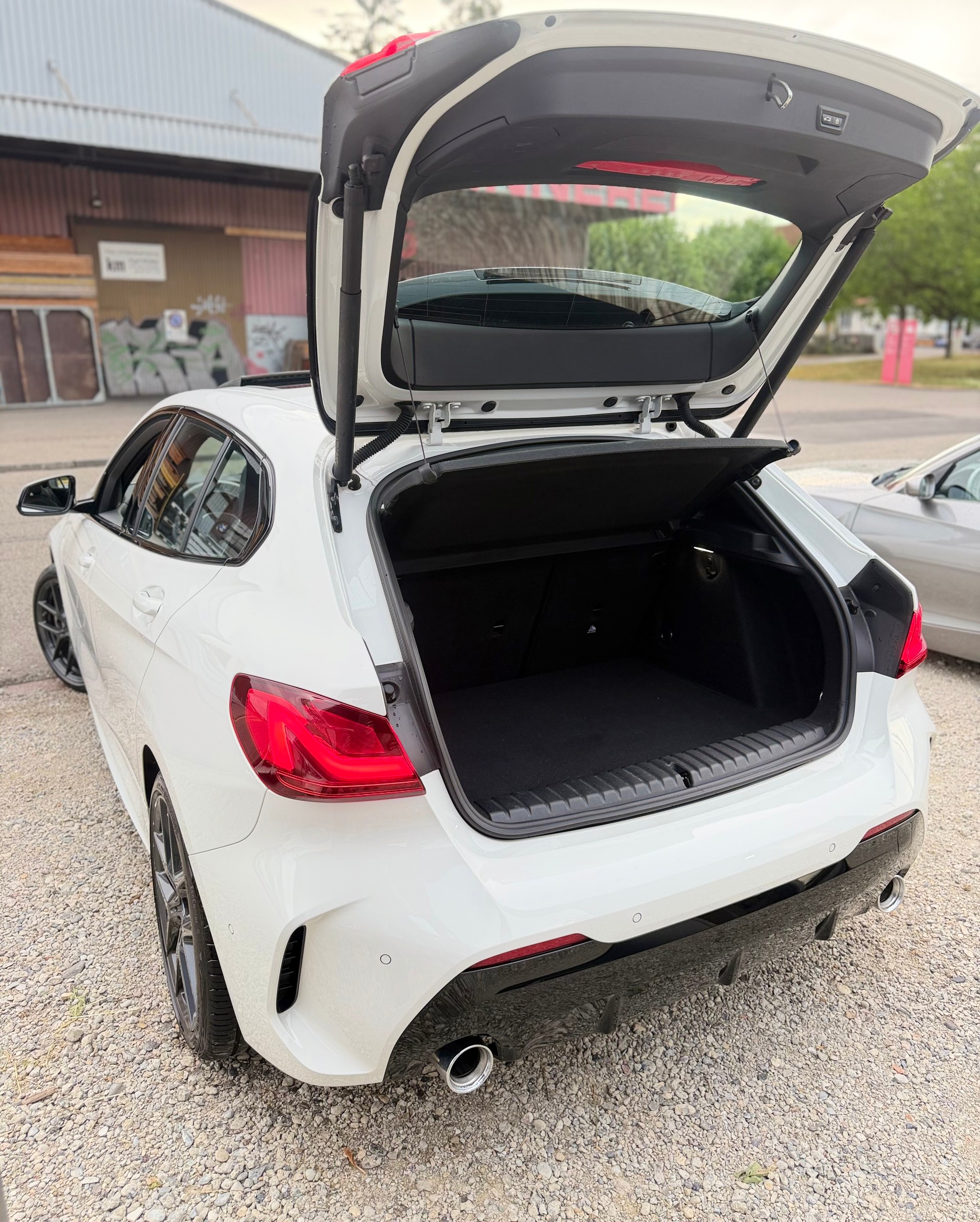 BMW 120d xDrive Steptronic M Sport **Schiebedach**-image-14