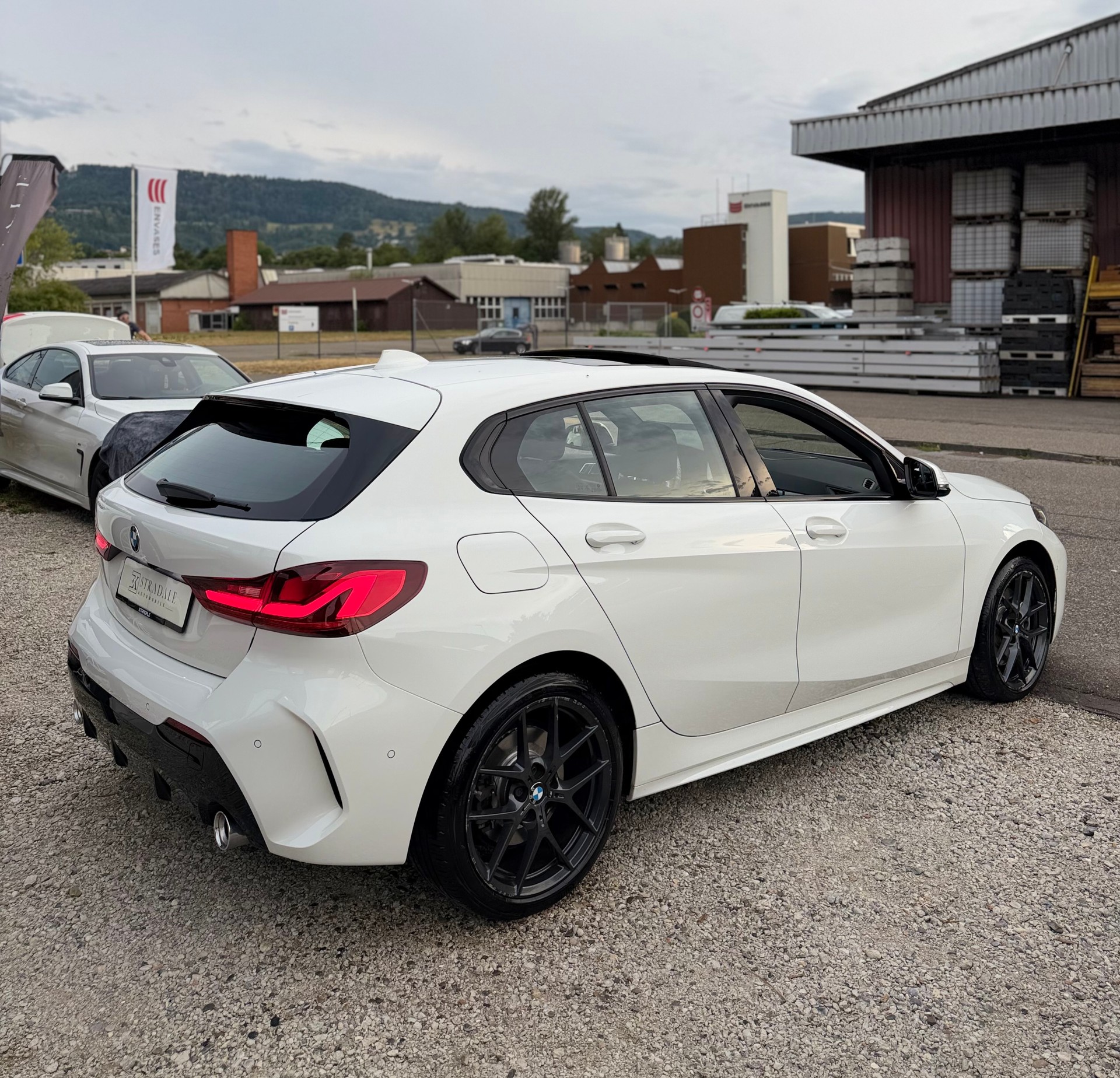BMW 120d xDrive Steptronic M Sport **Schiebedach**-image-4