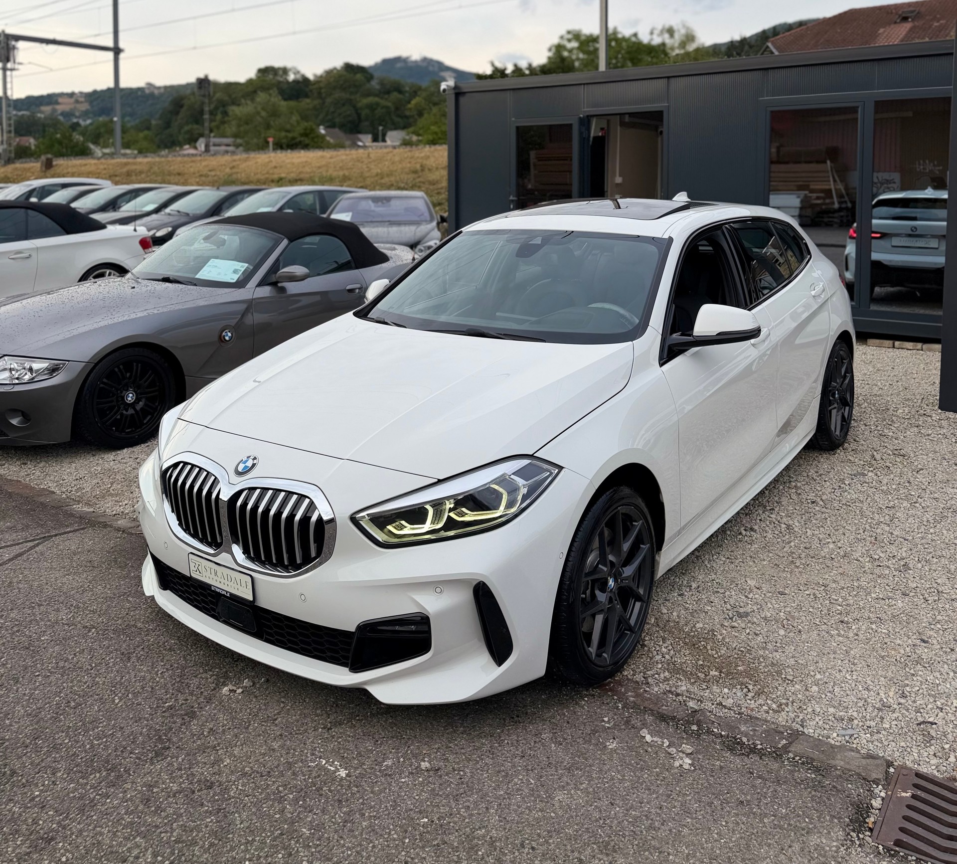 BMW 120d xDrive Steptronic M Sport **Schiebedach**-image-6