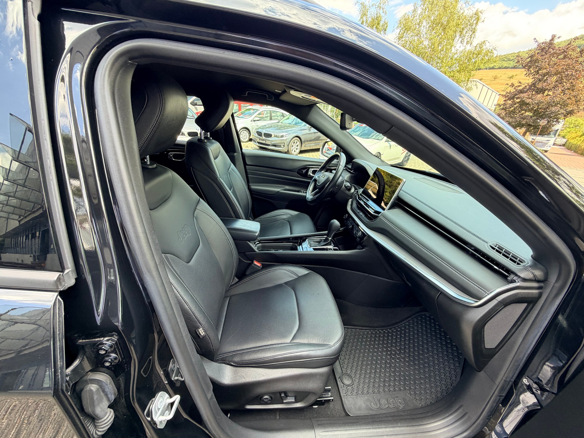 JEEP Compass 4x2 1.3 Turbo S DKG-image-8