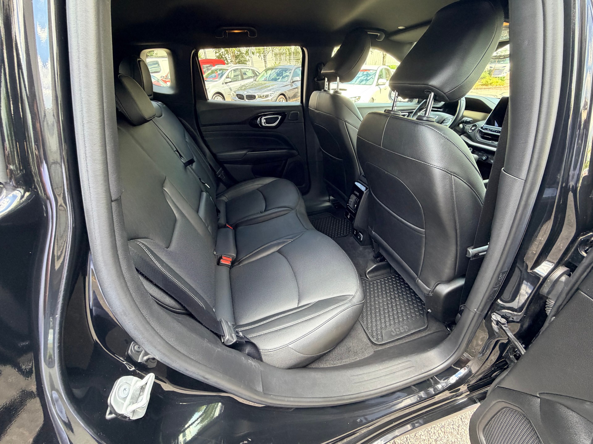 JEEP Compass 4x2 1.3 Turbo S DKG-image-10