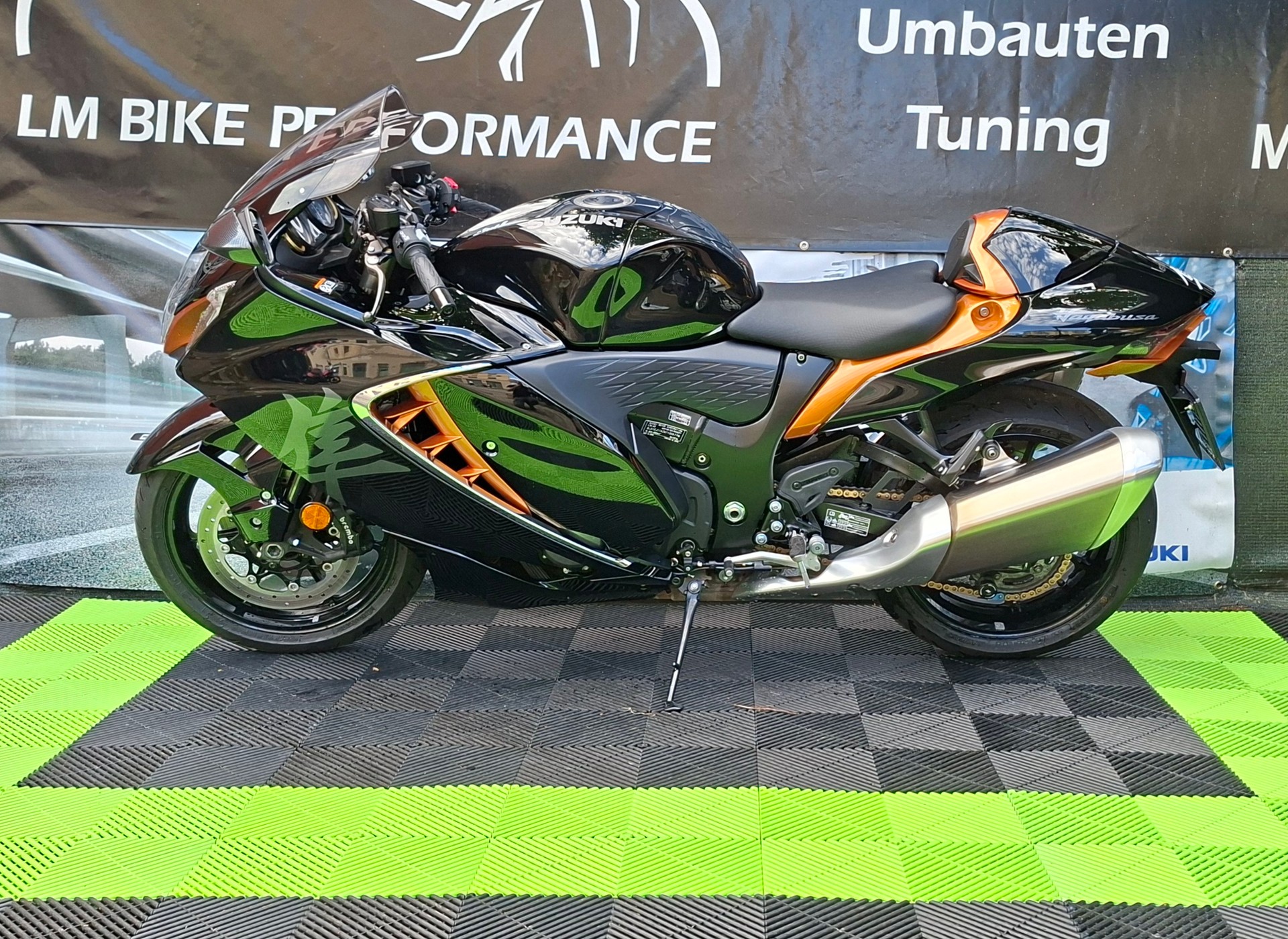 SUZUKI GSX 1300 RR Hayabusa-showroom-element-3