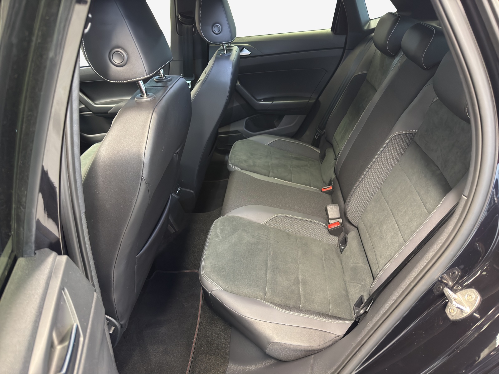 VW Polo 2.0 TSI GTI DSG-image-11