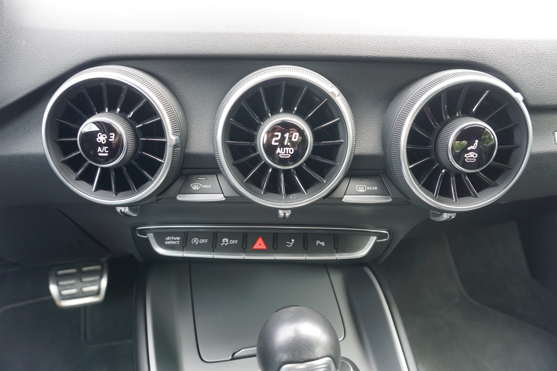 AUDI TT Coupé 2.0 TFSI quattro S-tronic-image-13