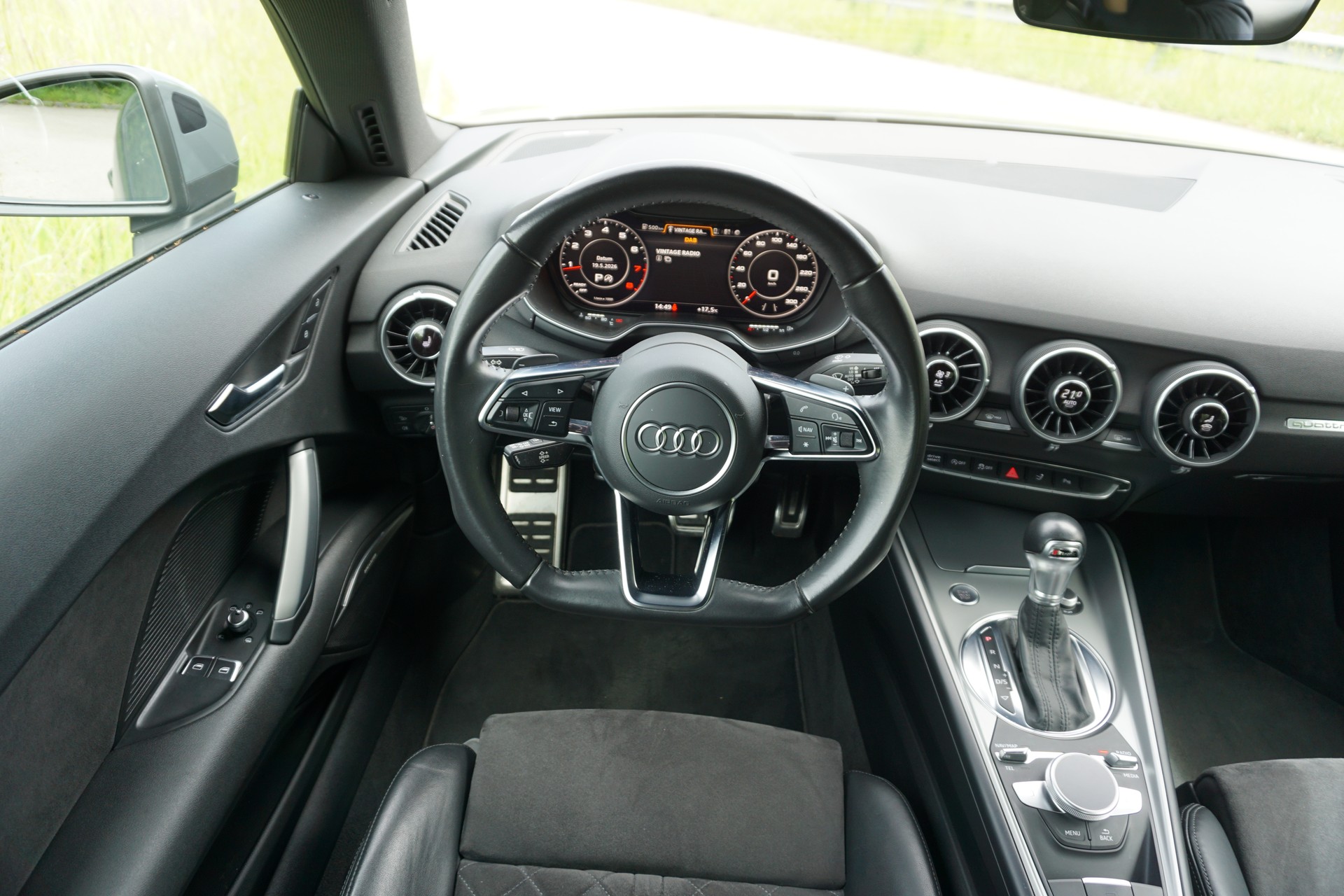 AUDI TT Coupé 2.0 TFSI quattro S-tronic-image-11