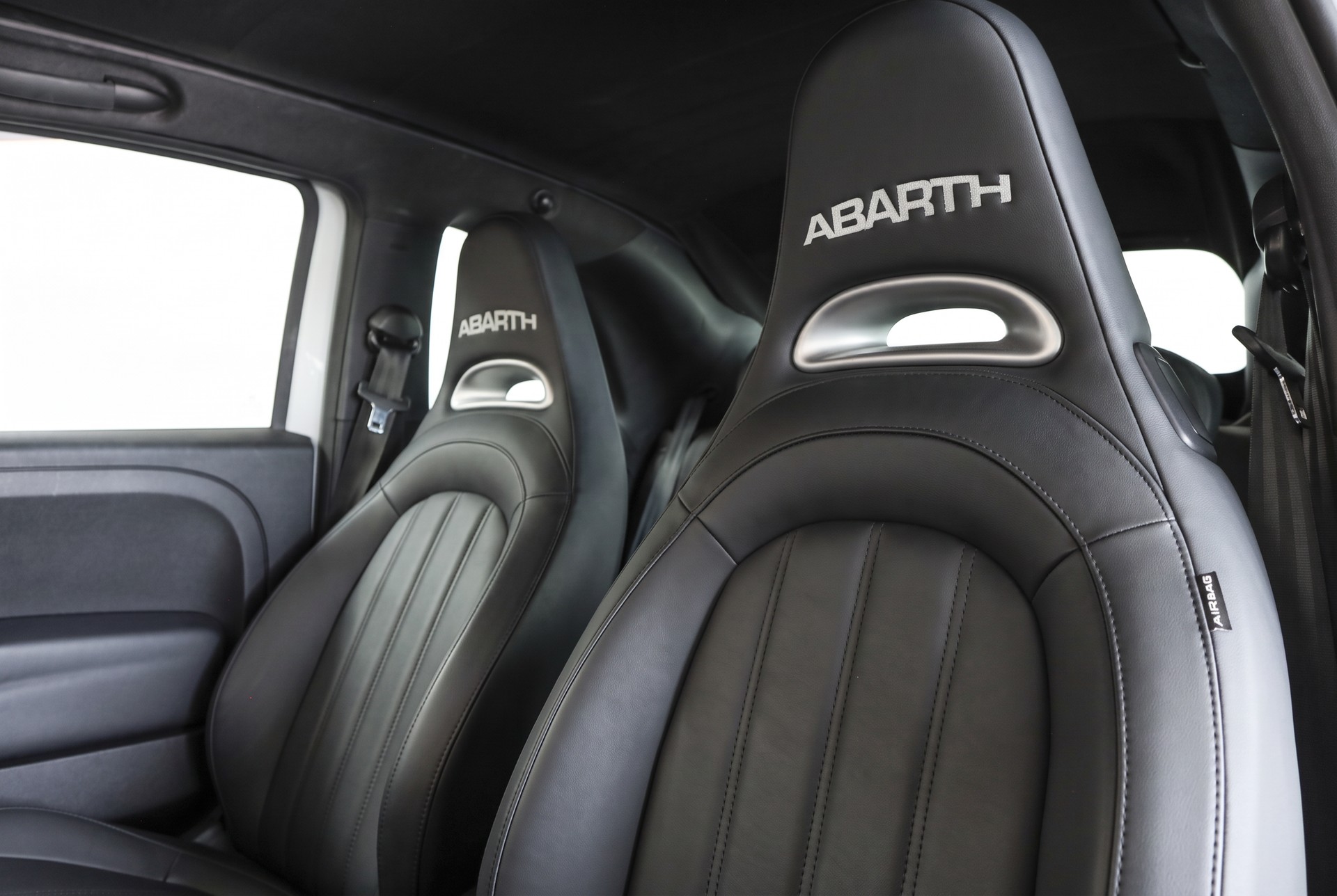 FIAT 595C 1.4 16V Turbo Abarth-image-3