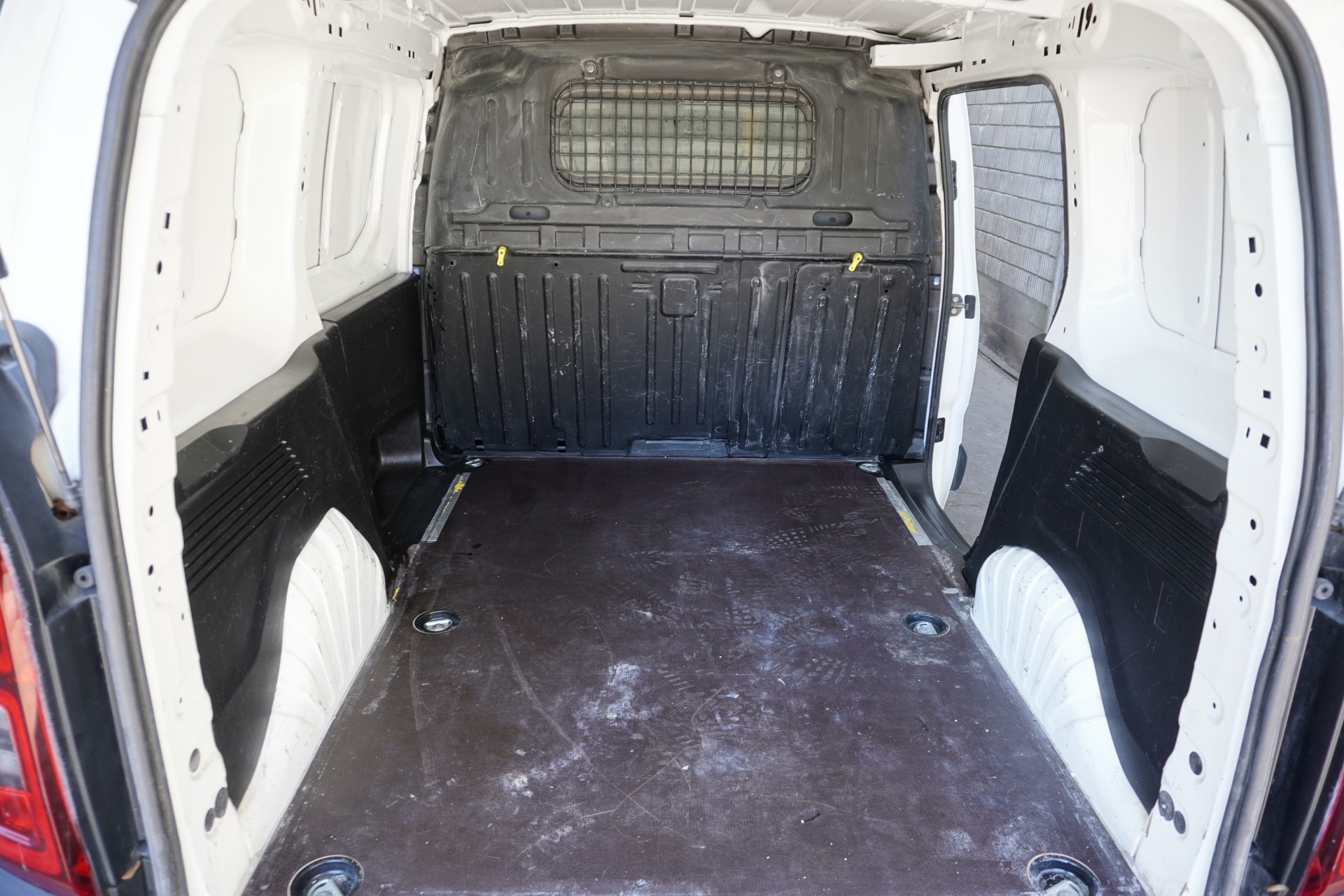 TOYOTA Proace City Van 1.2 Profi Medium-image-7