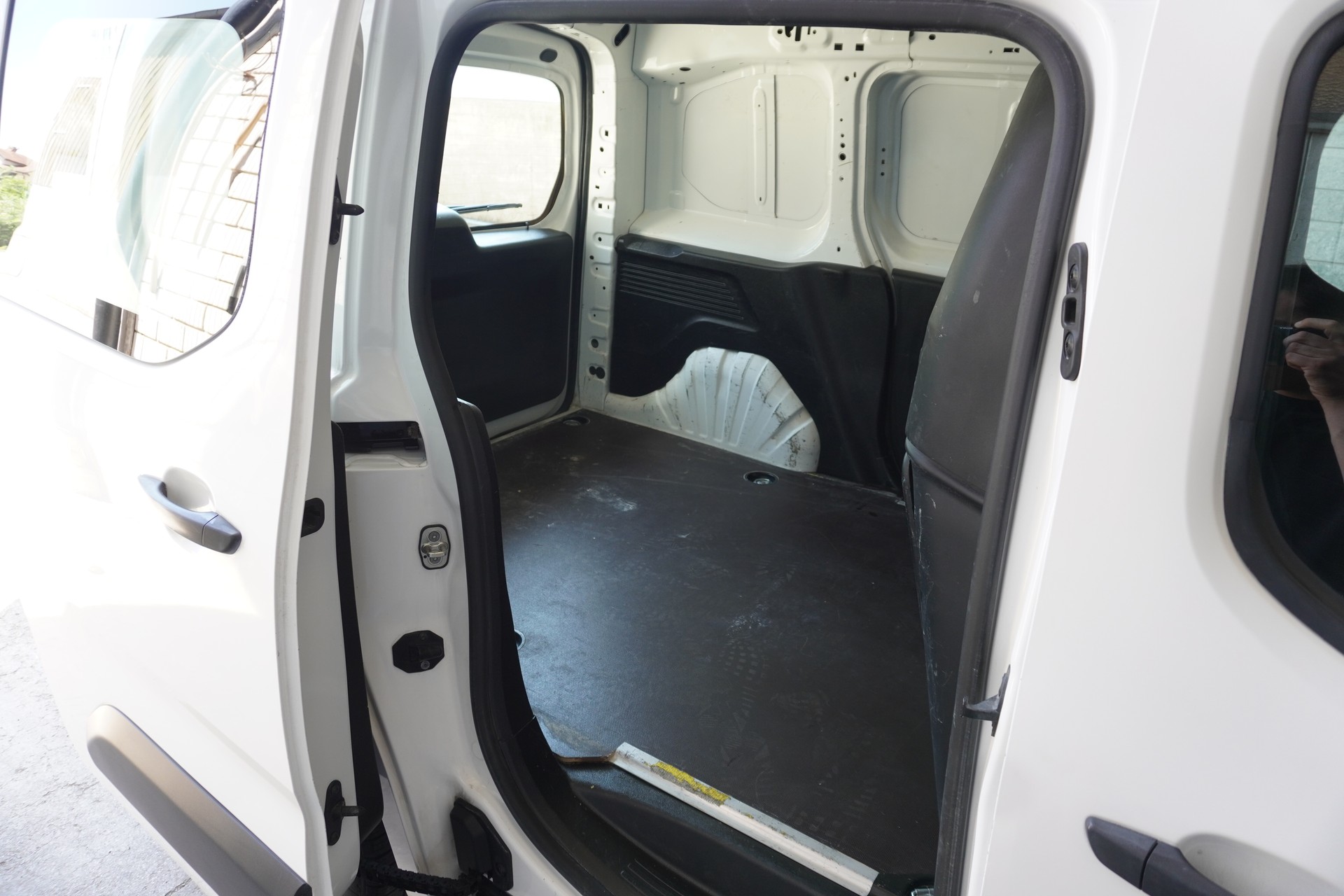 TOYOTA Proace City Van 1.2 Profi Medium-image-6