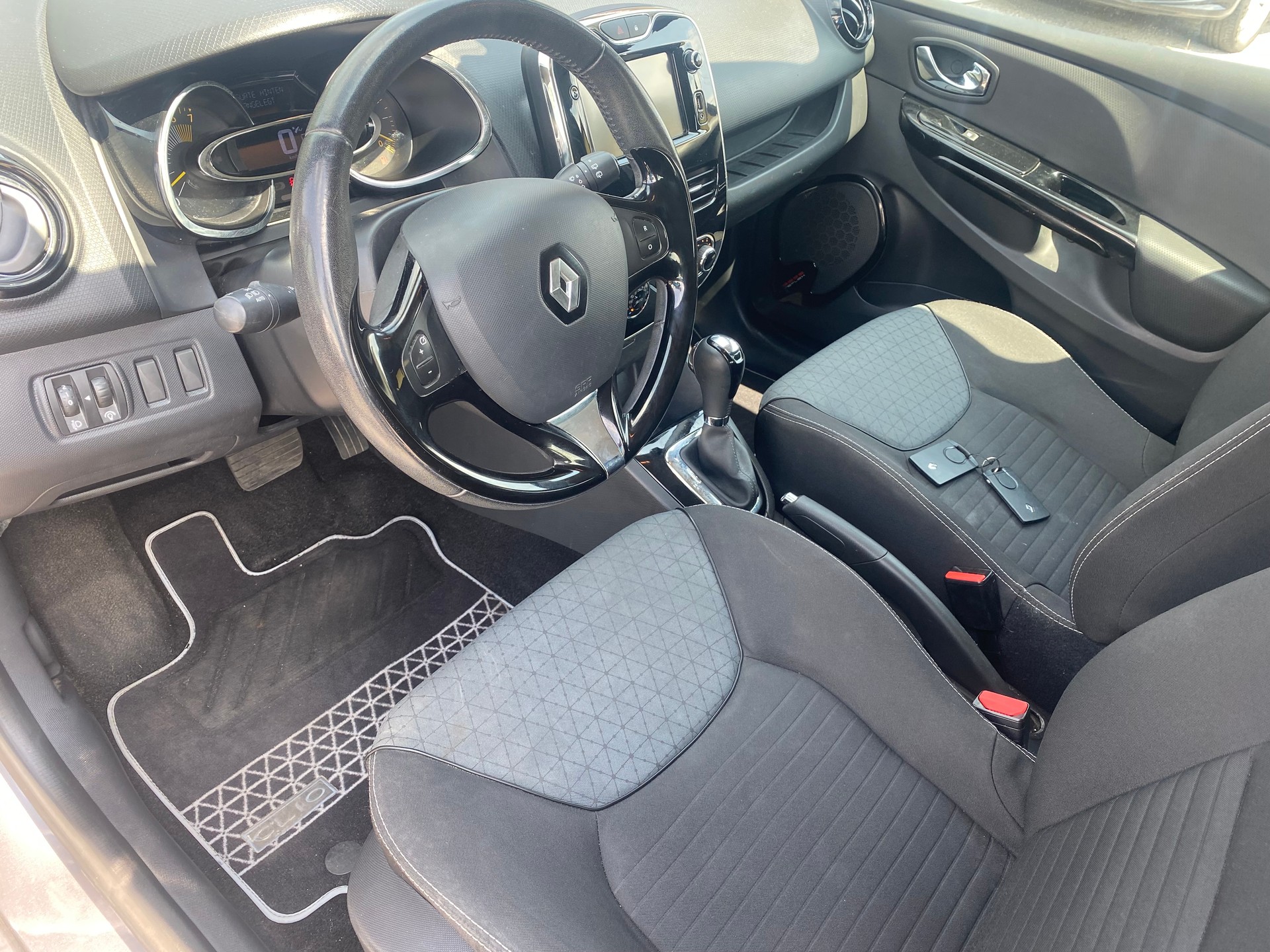 RENAULT Clio 1.2 16V T Dynamique EDC-image-5