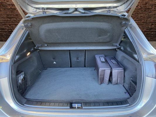 MERCEDES-BENZ EQA 350 AMG Line 4Matic-image-6