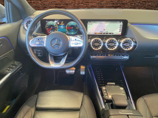 MERCEDES-BENZ EQA 350 AMG Line 4Matic-image-8