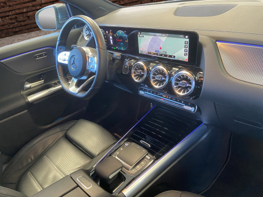MERCEDES-BENZ EQA 350 AMG Line 4Matic-image-13