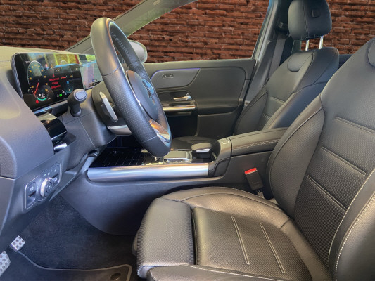 MERCEDES-BENZ EQA 350 AMG Line 4Matic-image-9