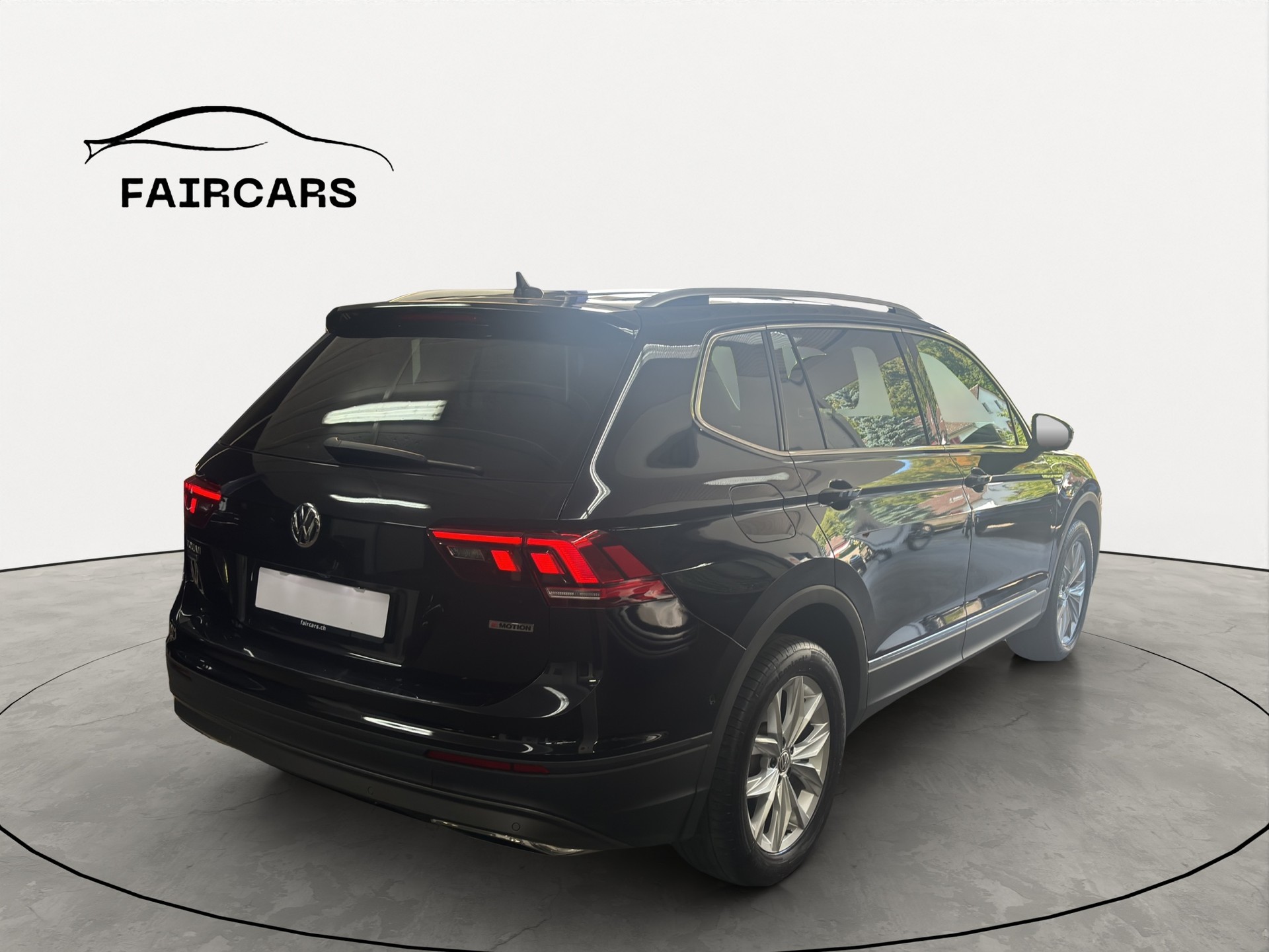 VW Tiguan Allspace 2.0TSI Comfortline 4Motion DSG-image-4