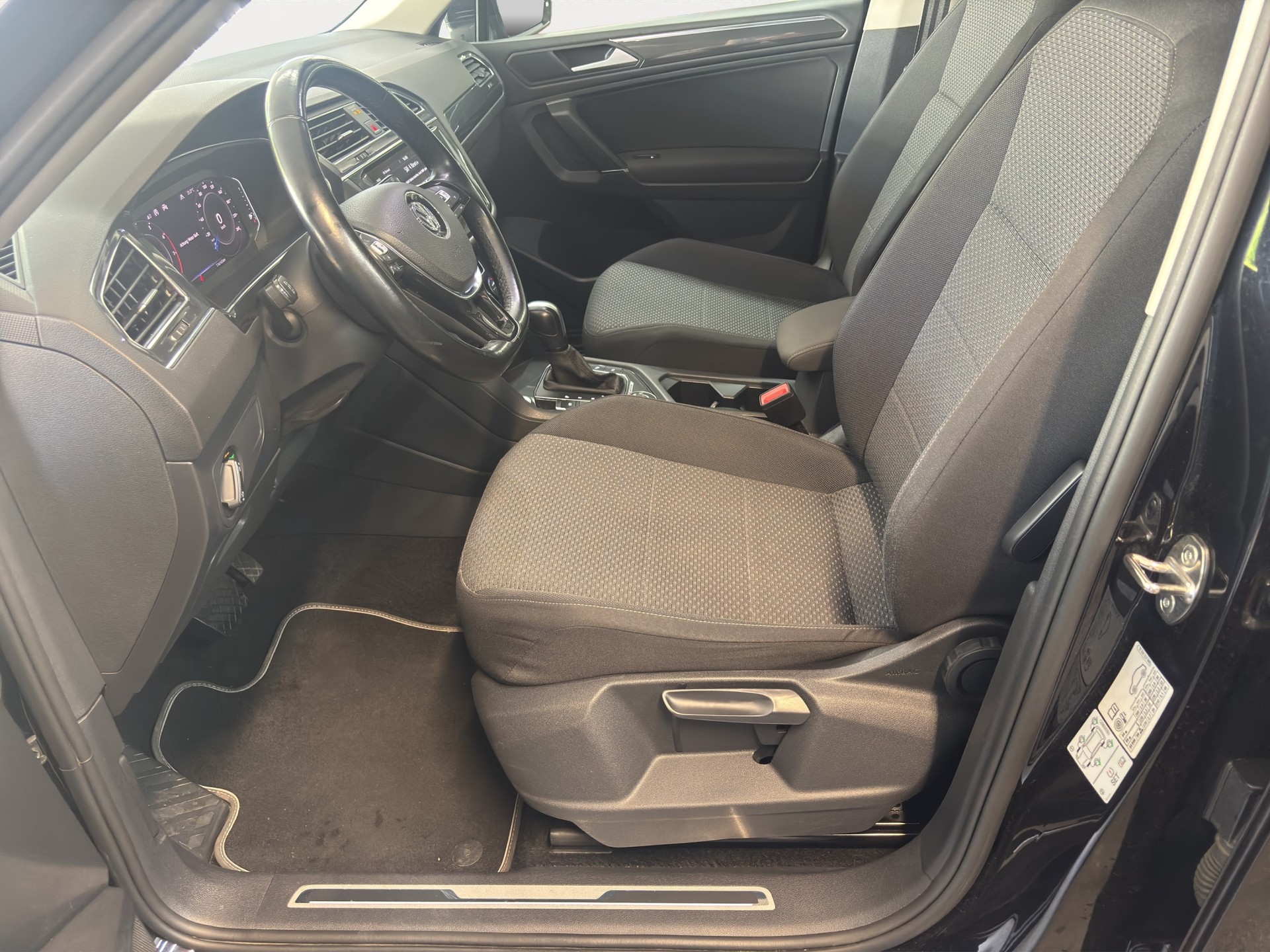 VW Tiguan Allspace 2.0TSI Comfortline 4Motion DSG-image-7