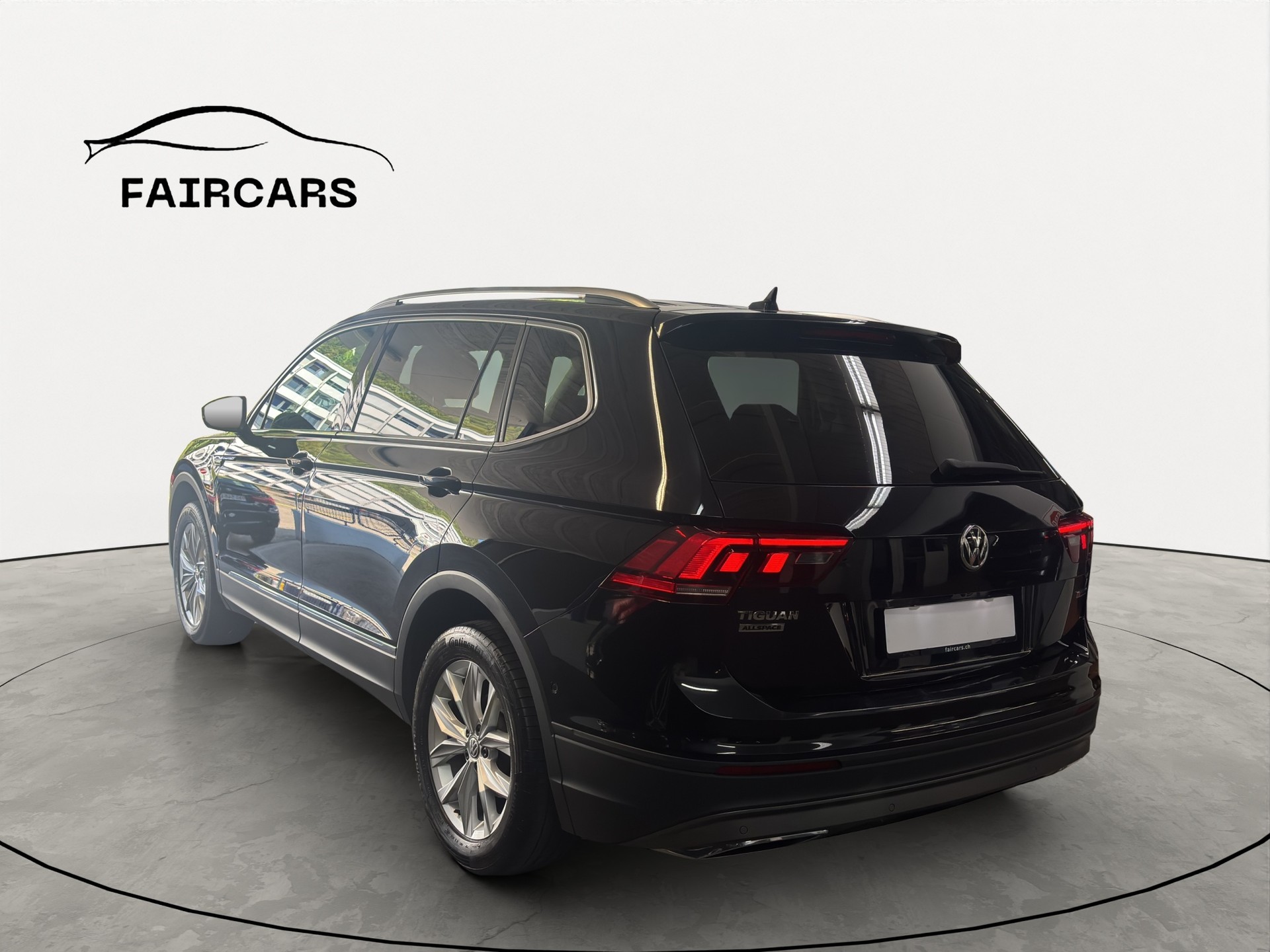 VW Tiguan Allspace 2.0TSI Comfortline 4Motion DSG-image-2