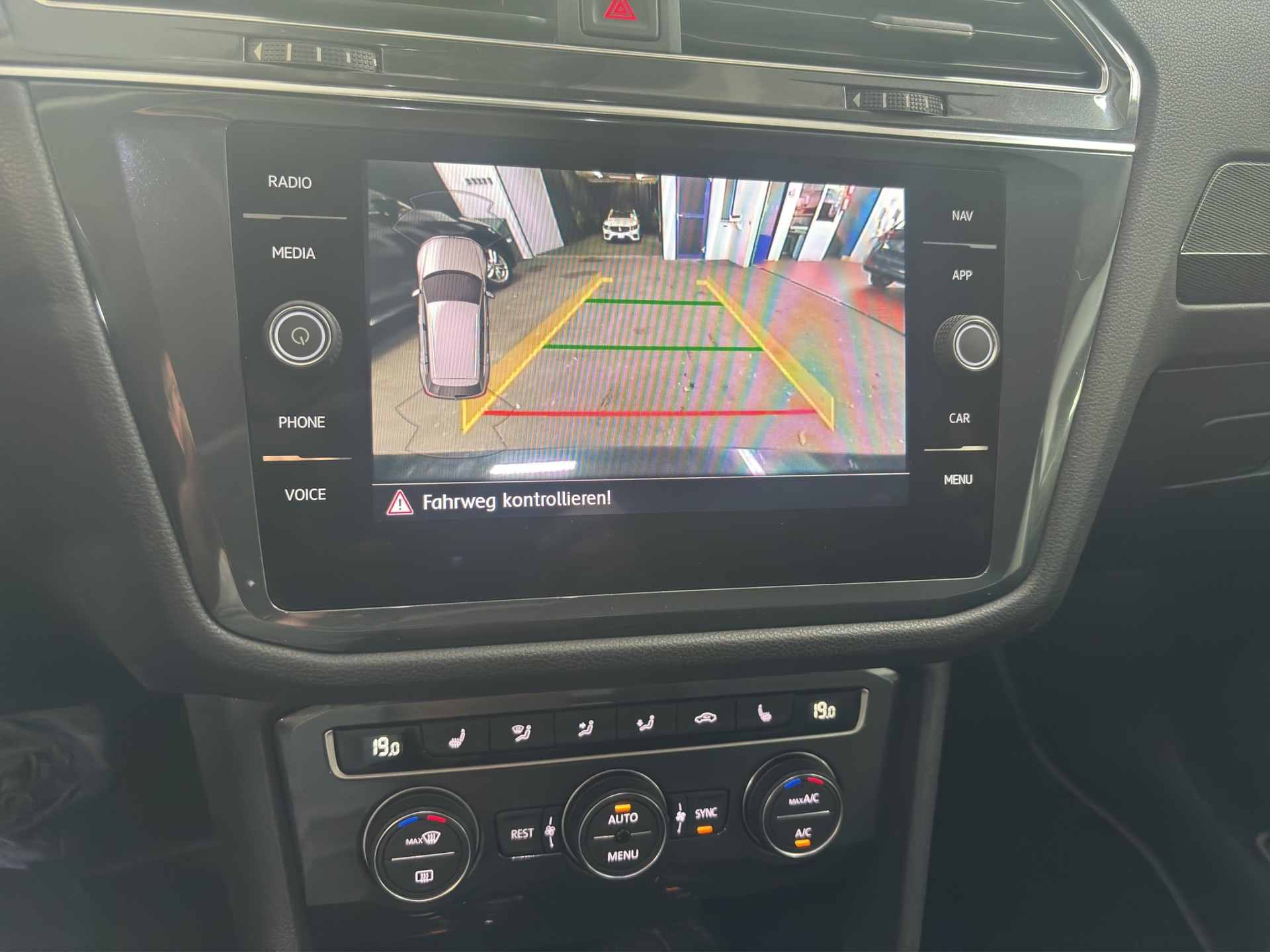 VW Tiguan Allspace 2.0TSI Comfortline 4Motion DSG-image-14