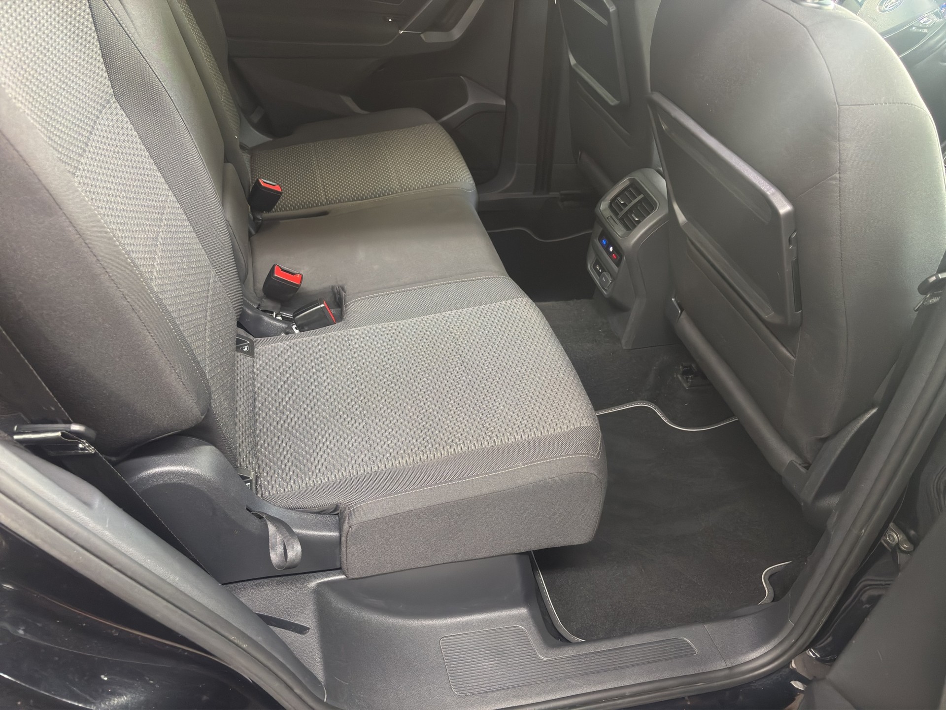 VW Tiguan Allspace 2.0TSI Comfortline 4Motion DSG-image-19