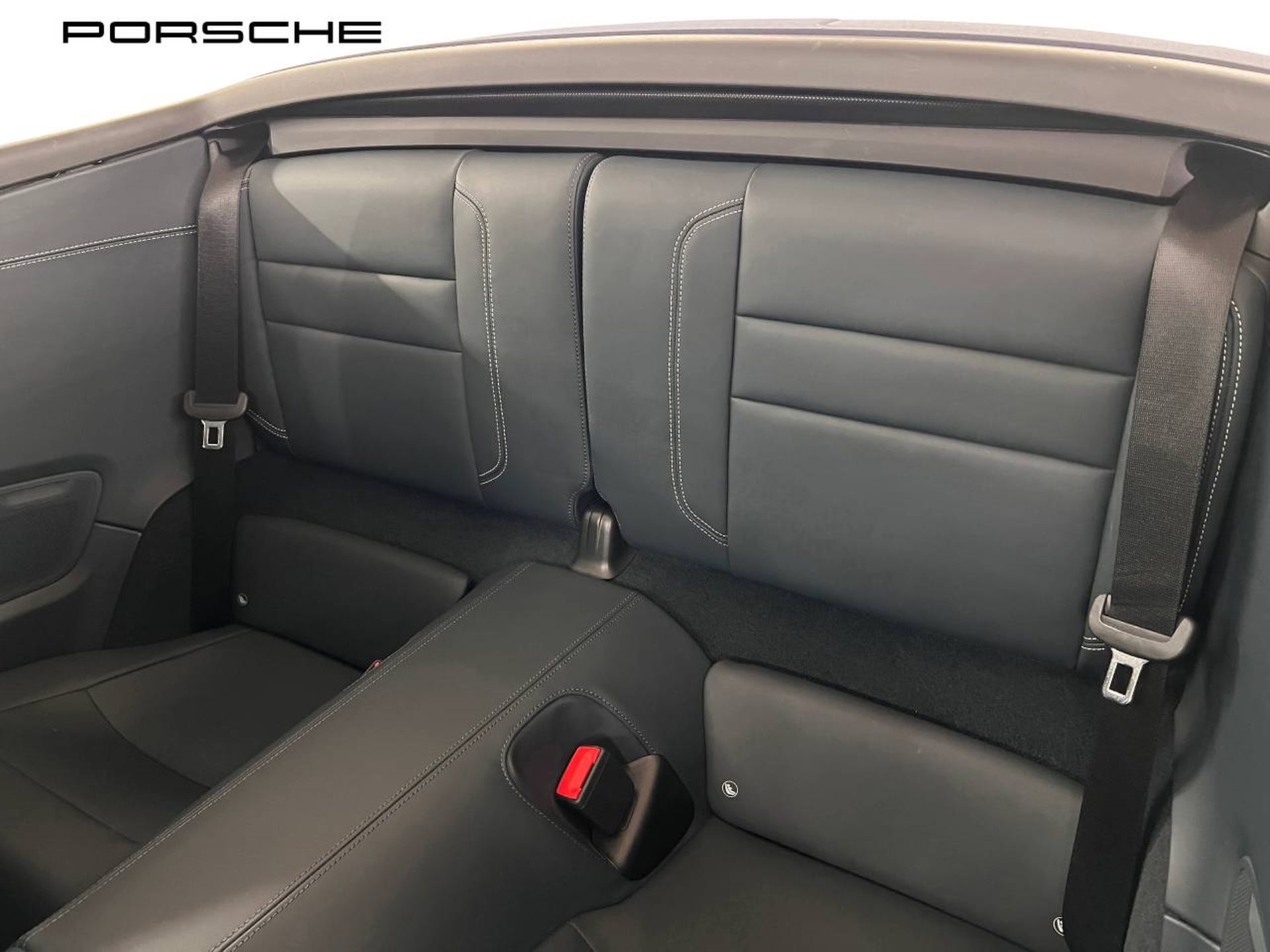 PORSCHE 911 Carrera 4S Cabriolet-image-23