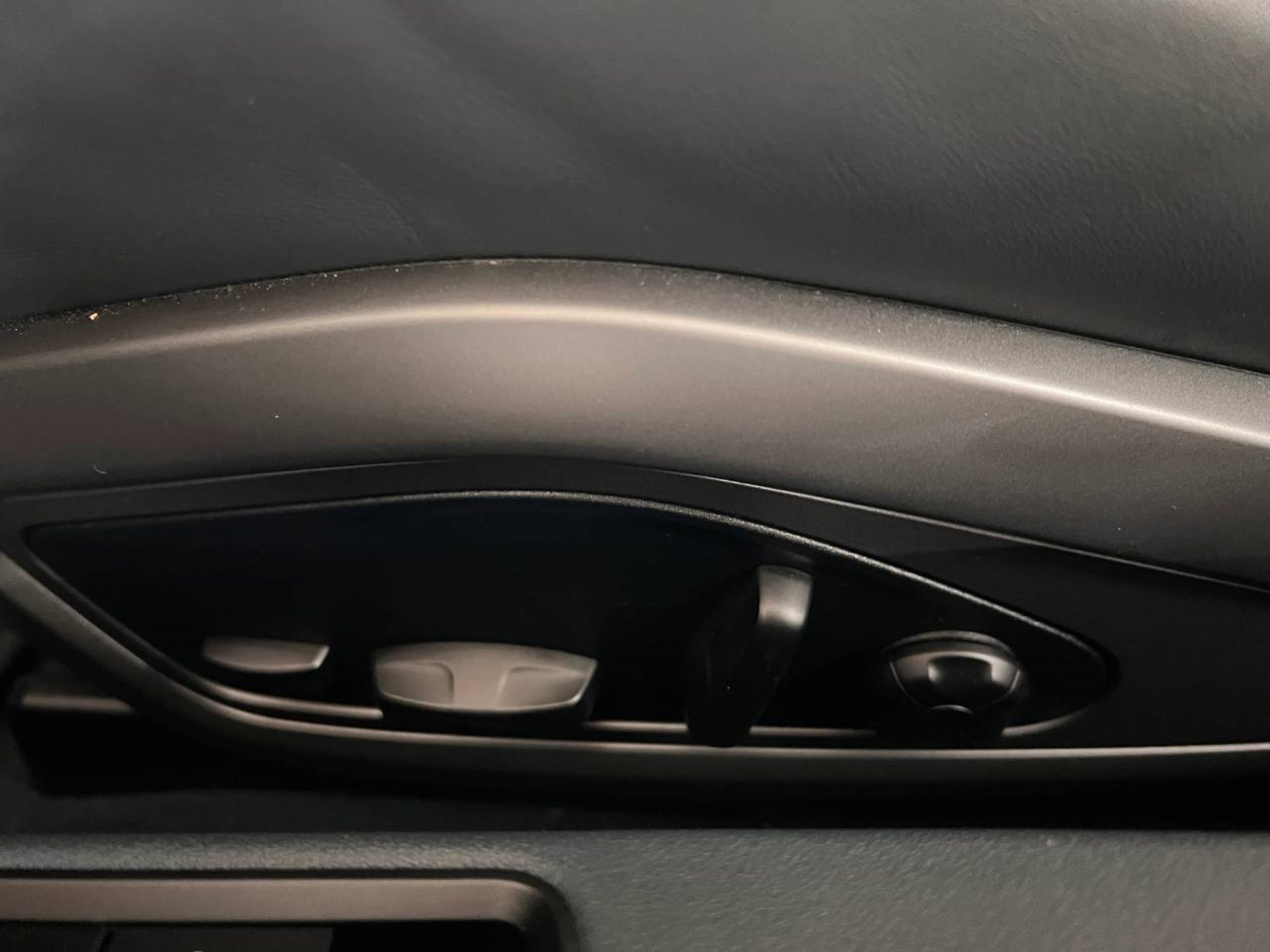PORSCHE 911 Carrera 4S Cabriolet-image-21