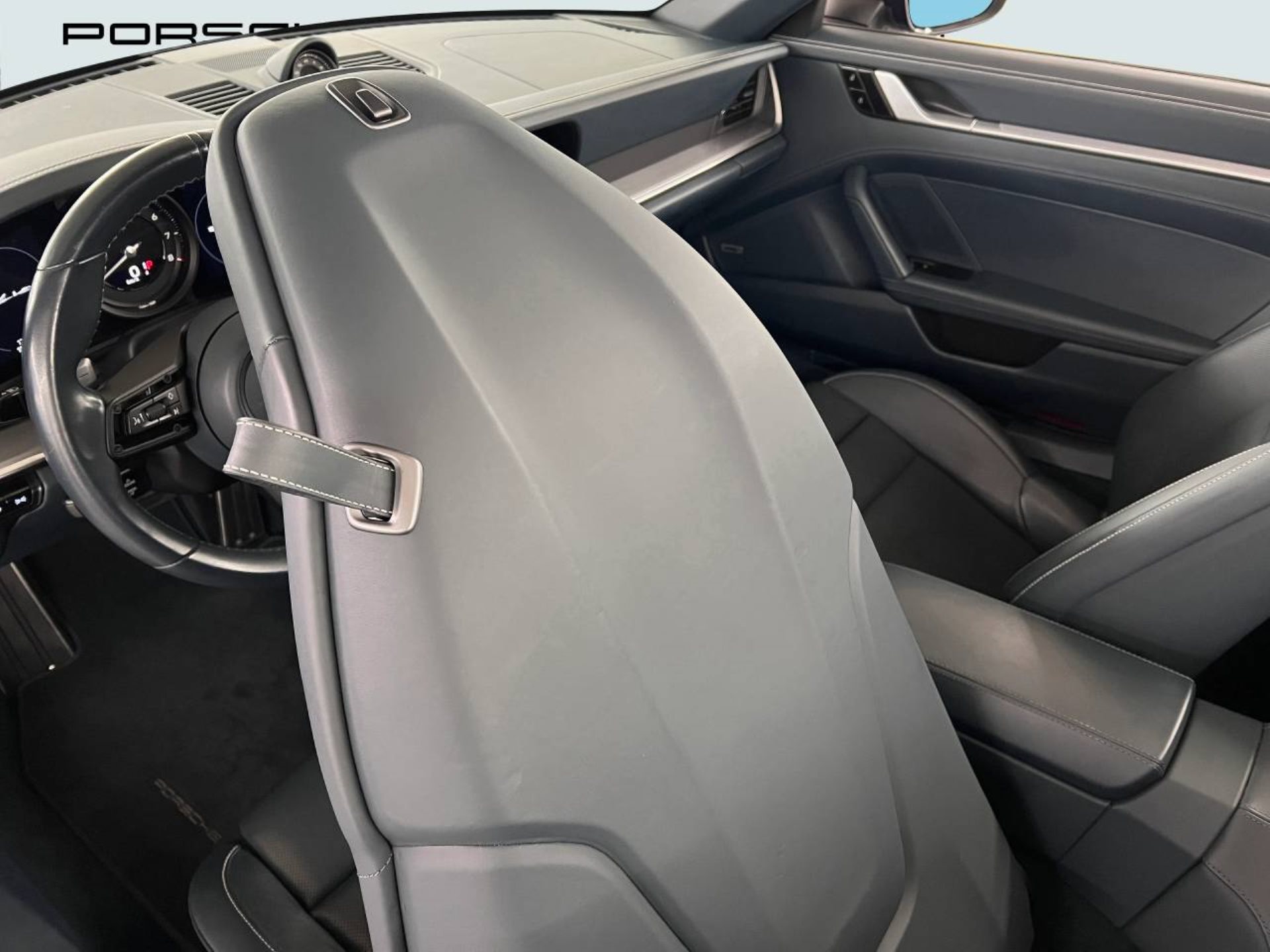 PORSCHE 911 Carrera 4S Cabriolet-image-22