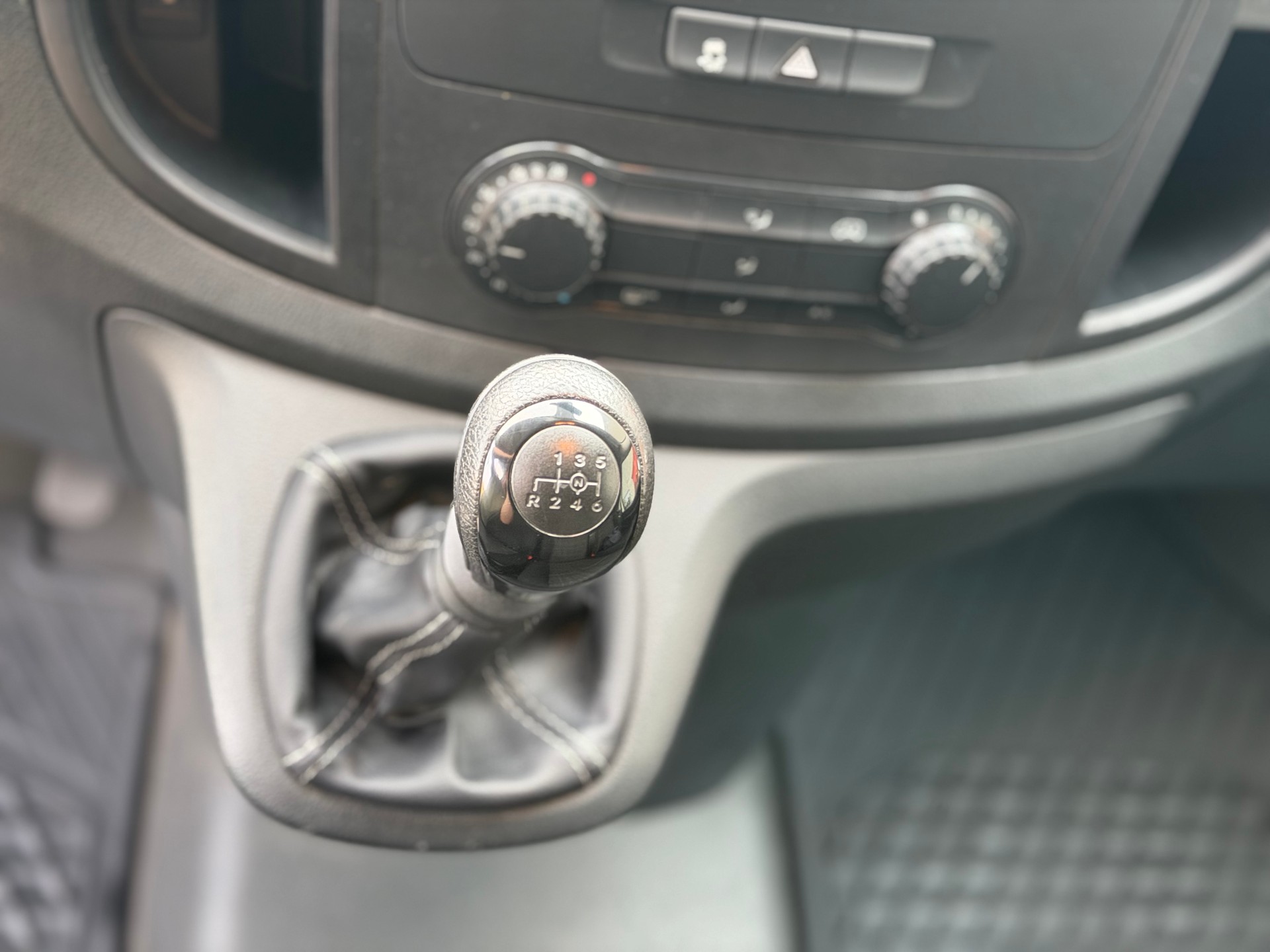 MERCEDES-BENZ Vito 114 BlueTEC L 7G-Tronic Euro 6-image-16