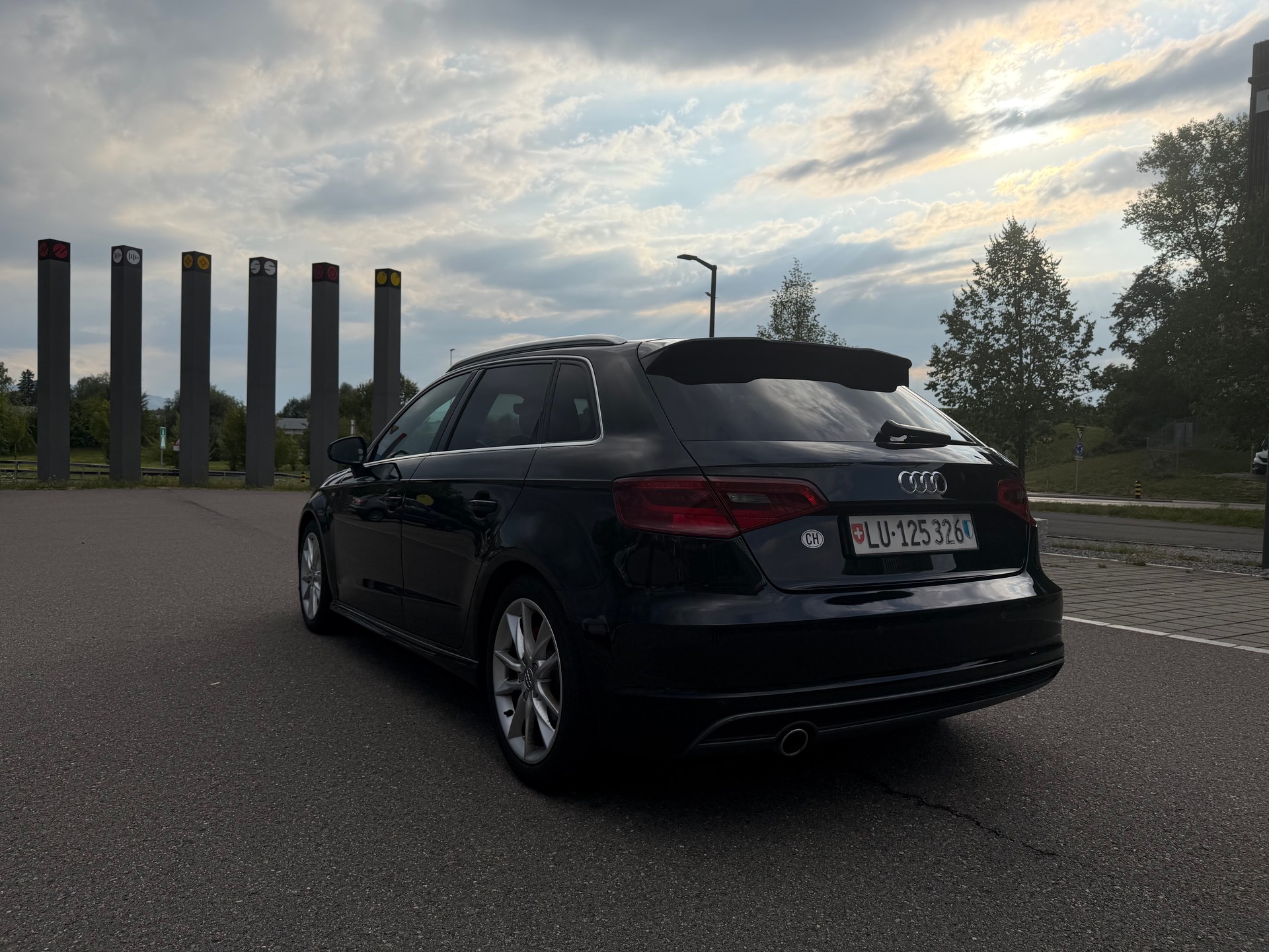 AUDI 1.6 TDI 110 Ambiente S-Tr-image-2