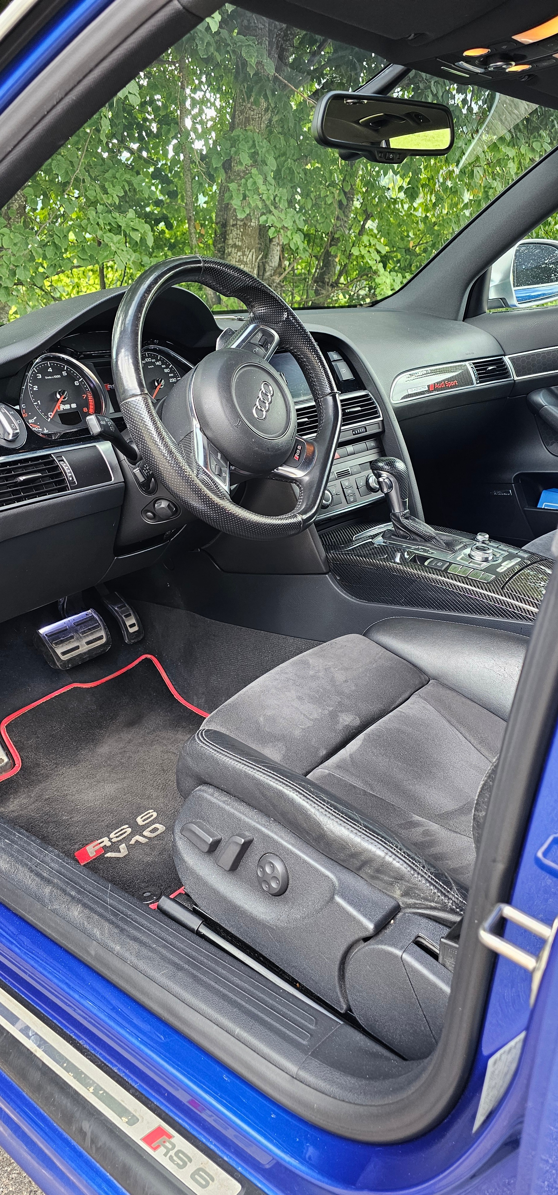 AUDI 5.0 V10 TFSI quattro T-Tronic-image-15