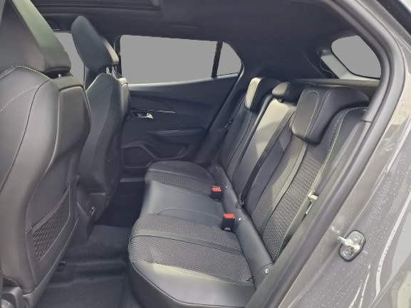 PEUGEOT 2008 1.2 Hybrid 145 GT Exclusive-image-9
