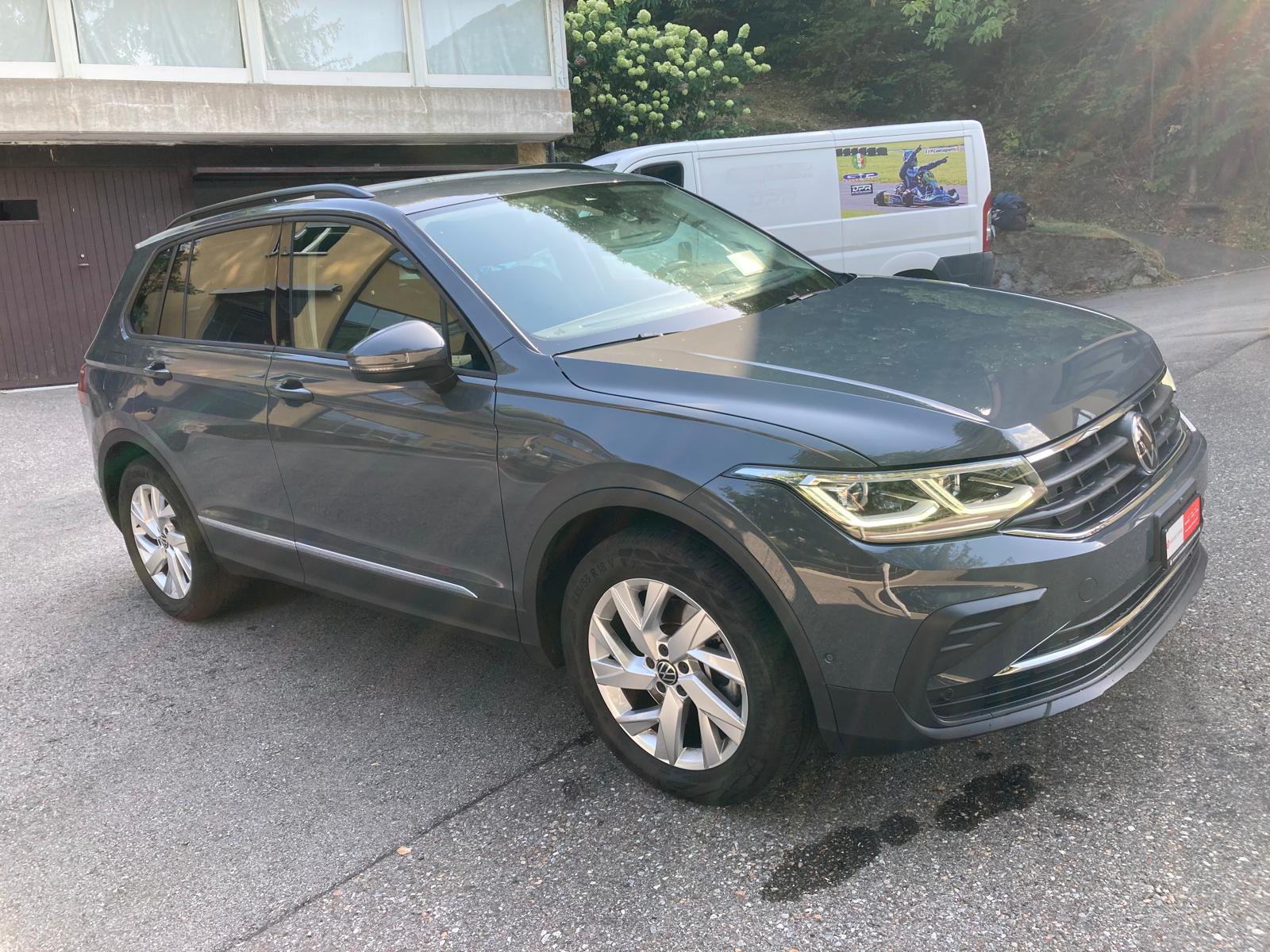 VW Tiguan 2.0TSI Elegance 4Motion DSG-image-0