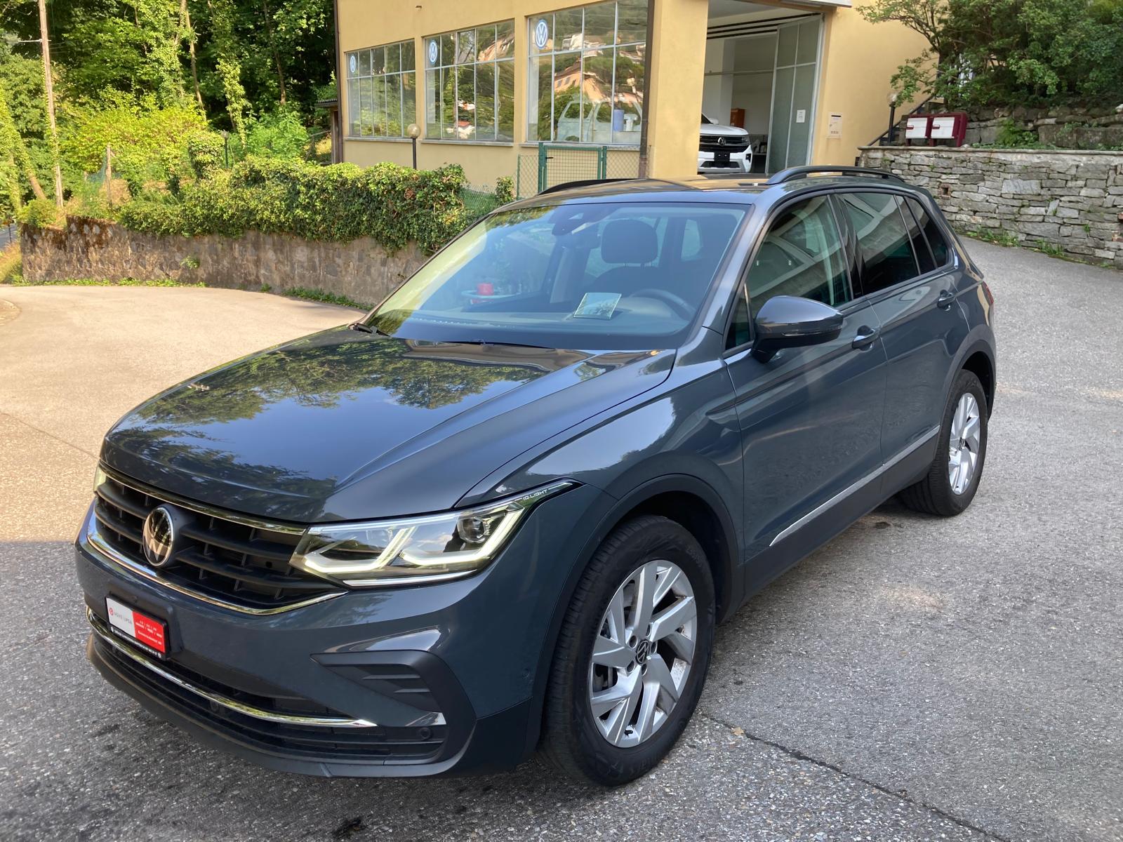 VW Tiguan 2.0TSI Elegance 4Motion DSG-image-2